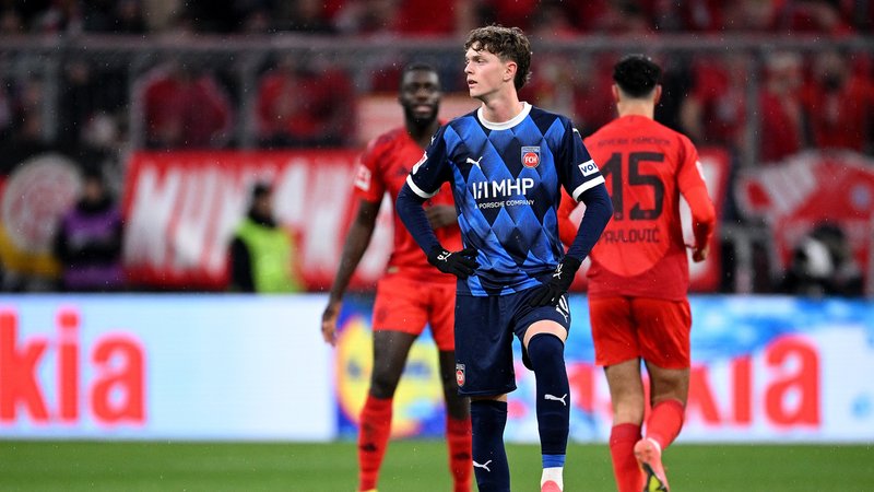 Paul Wanner (1. FC Heidenheim) beim Spiel gegen den FC Bayern | Bild: picture alliance / Pressefoto Ulmer | Markus Ulmer Paul Wanner (1. FC Heidenheim) beim Spiel gegen den FC Bayern