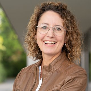 Christine Weirauch Christine Weirauch