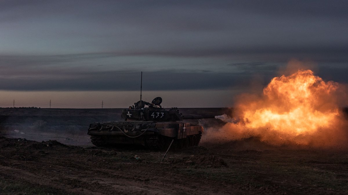 Symbolbild: Ukrainisches Militär beim Panzer-Training (30.10.2023)