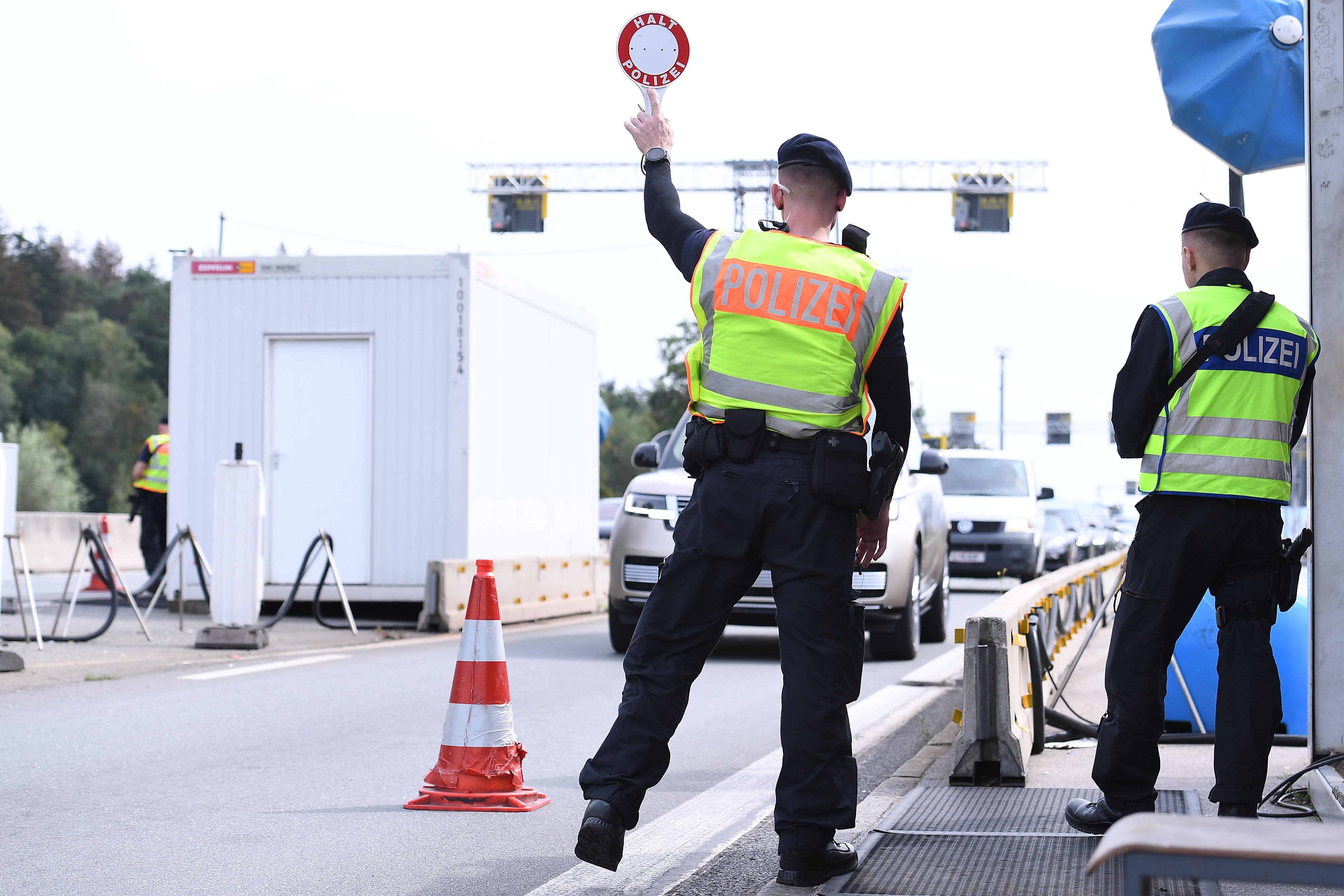 Grenzkontrollen an der deutsch-österreichischen Grenze am 22.08.2024 am Grenzübergang Walserberg (Symbolbild)