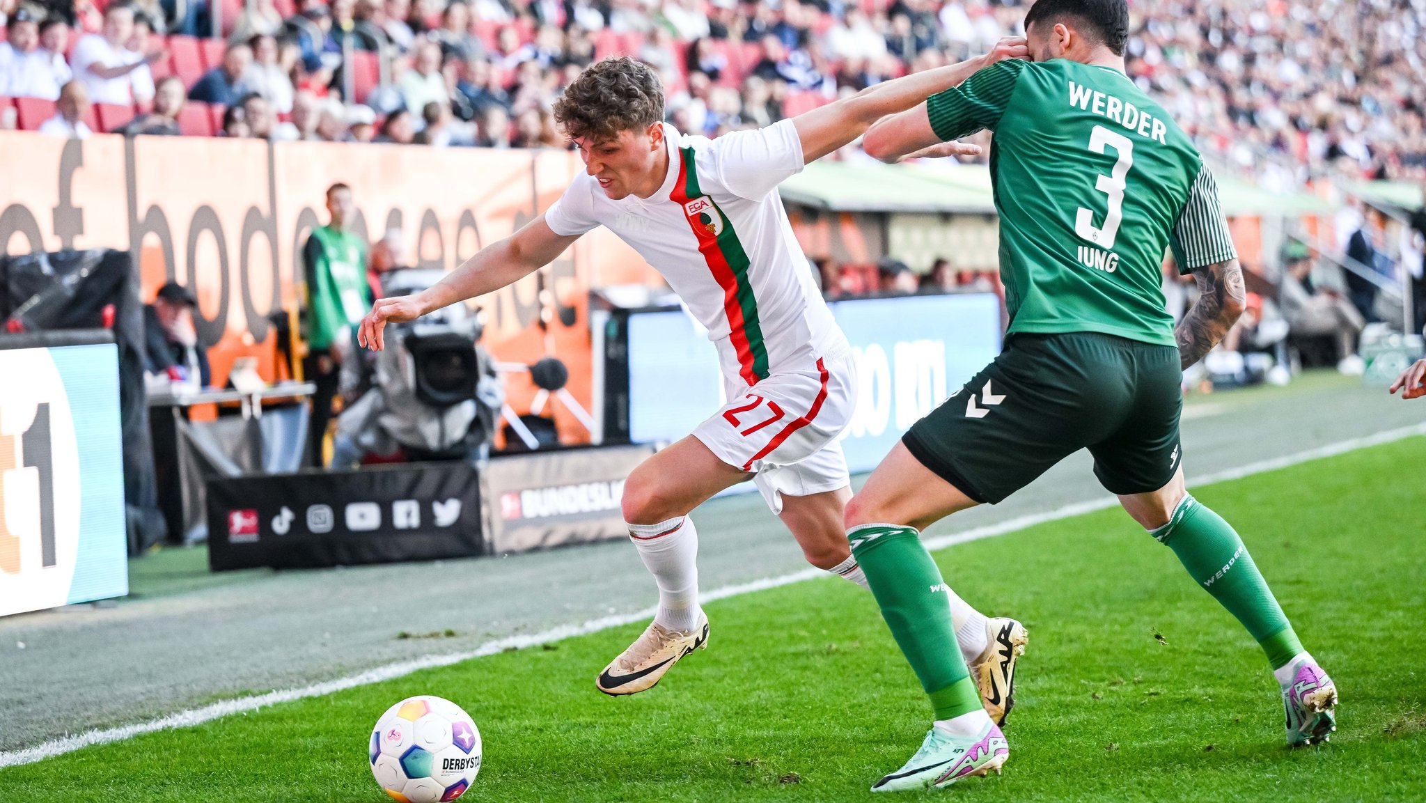 Spielszene FC Augsburg - SV Werder Bremen