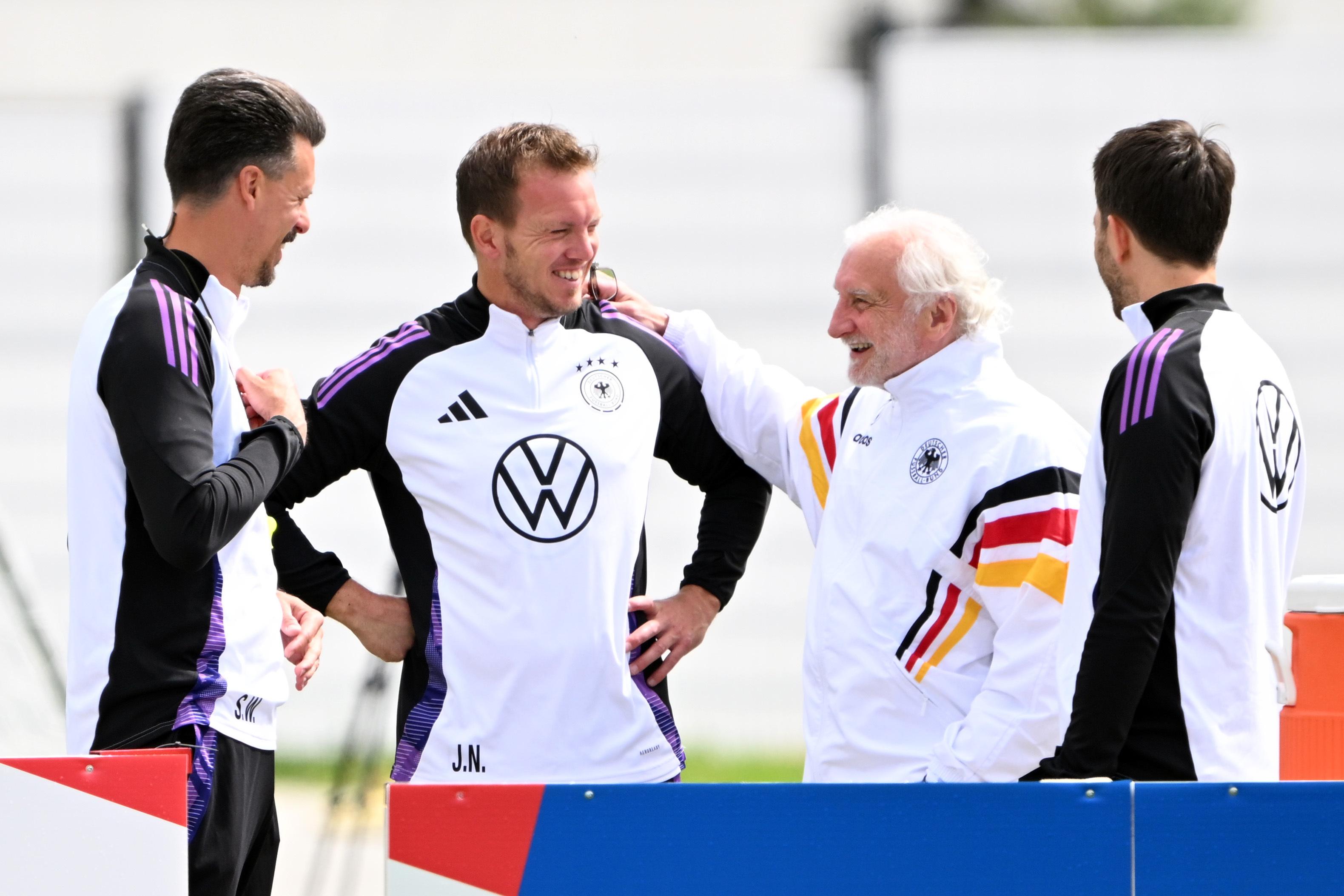 Julian Nagelsmann mit DFB-Sportdirektor Rudi Völler