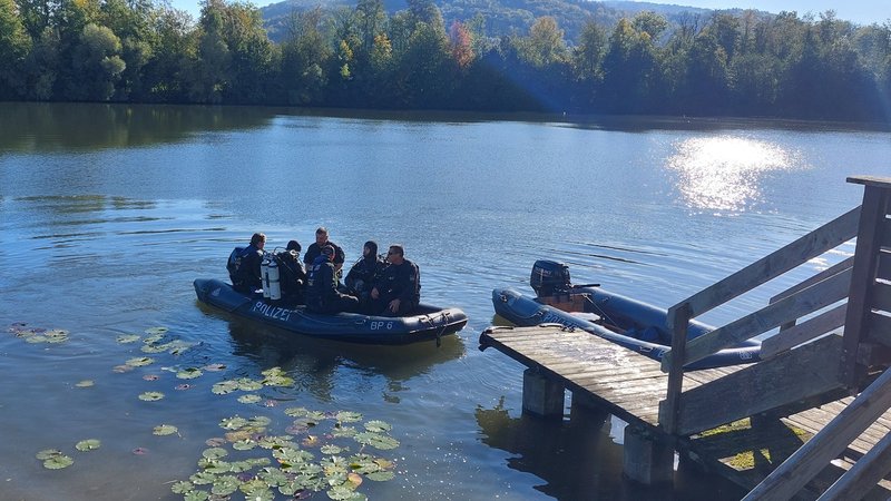 Polizeitaucher suchen nach vermisster Frau aus Pommelsbrunn | Bild: BR / Florian Deglmann Polizeitaucher suchen nach vermisster Frau aus Pommelsbrunn