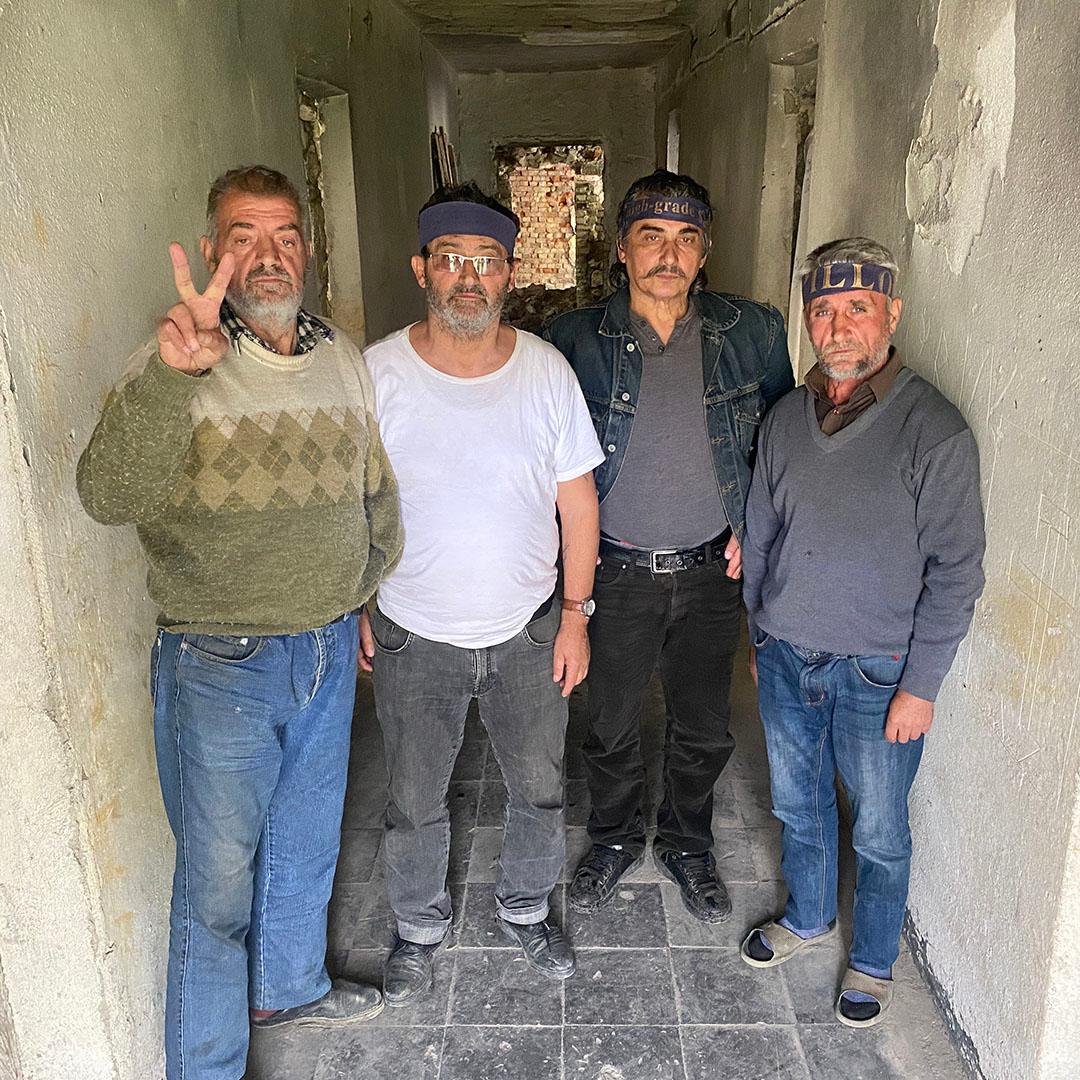 Konstandin Gjordeni, Xhevdet Pashaj, Huanito Martini und Ilir Çullhaj fordern mehr Unterstützung für frühere politische Gefangene.