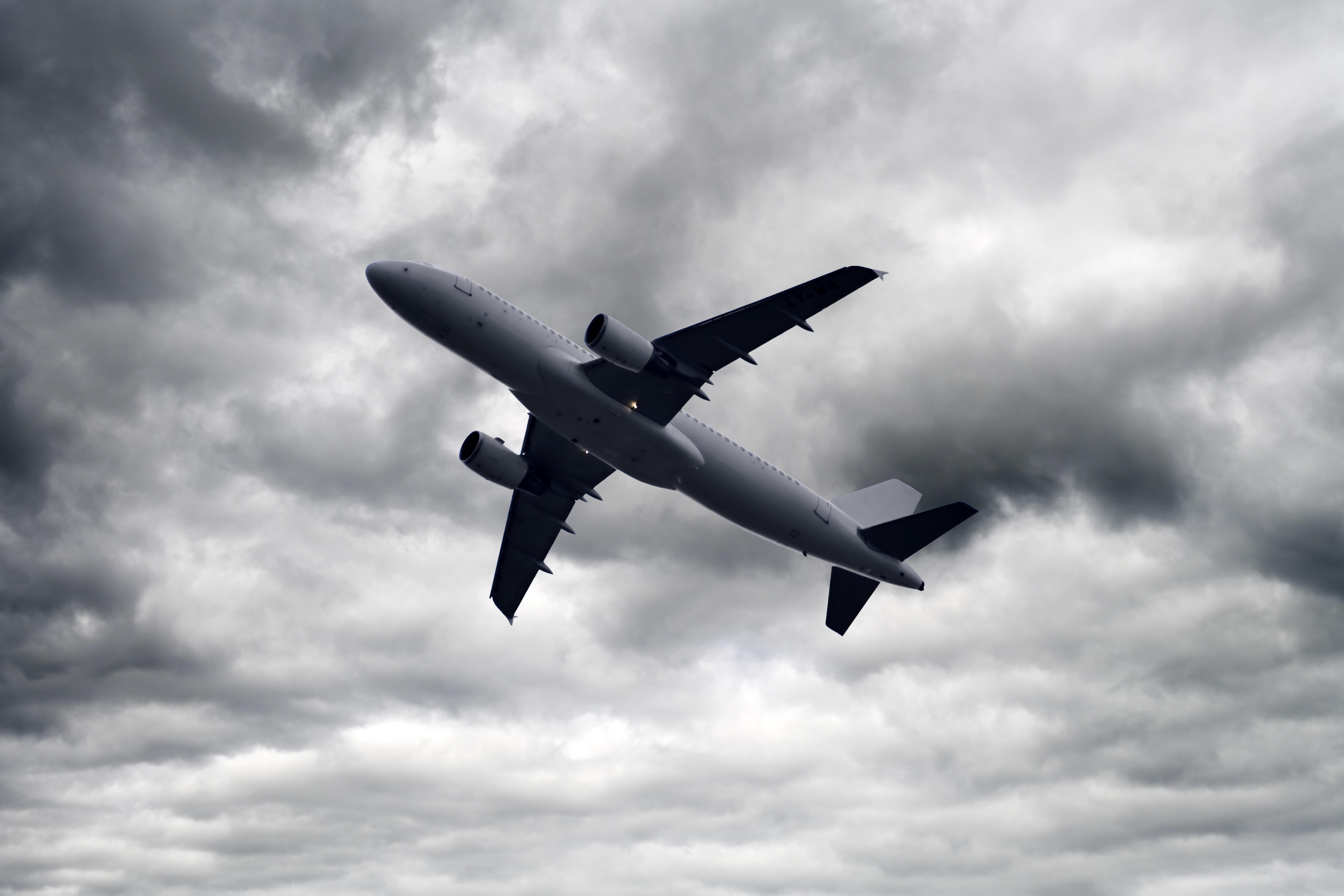 Ende Juli waren in Bayern genau 6.452 Personen ohne Duldung vollziehbar ausreisepflichtig. (Fotomontage)