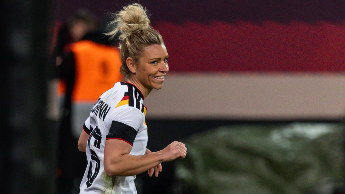 DFB-Frauen: Mit Mittelfeldmotor Dallmann zum Auftaktsieg