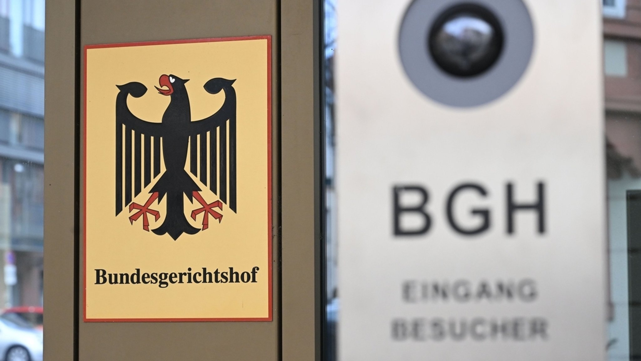 Eingang zum Bundesgerichtshof in Karlsruhe | Bild: dpa-Bildfunk/Uli Deck Eingang zum Bundesgerichtshof in Karlsruhe