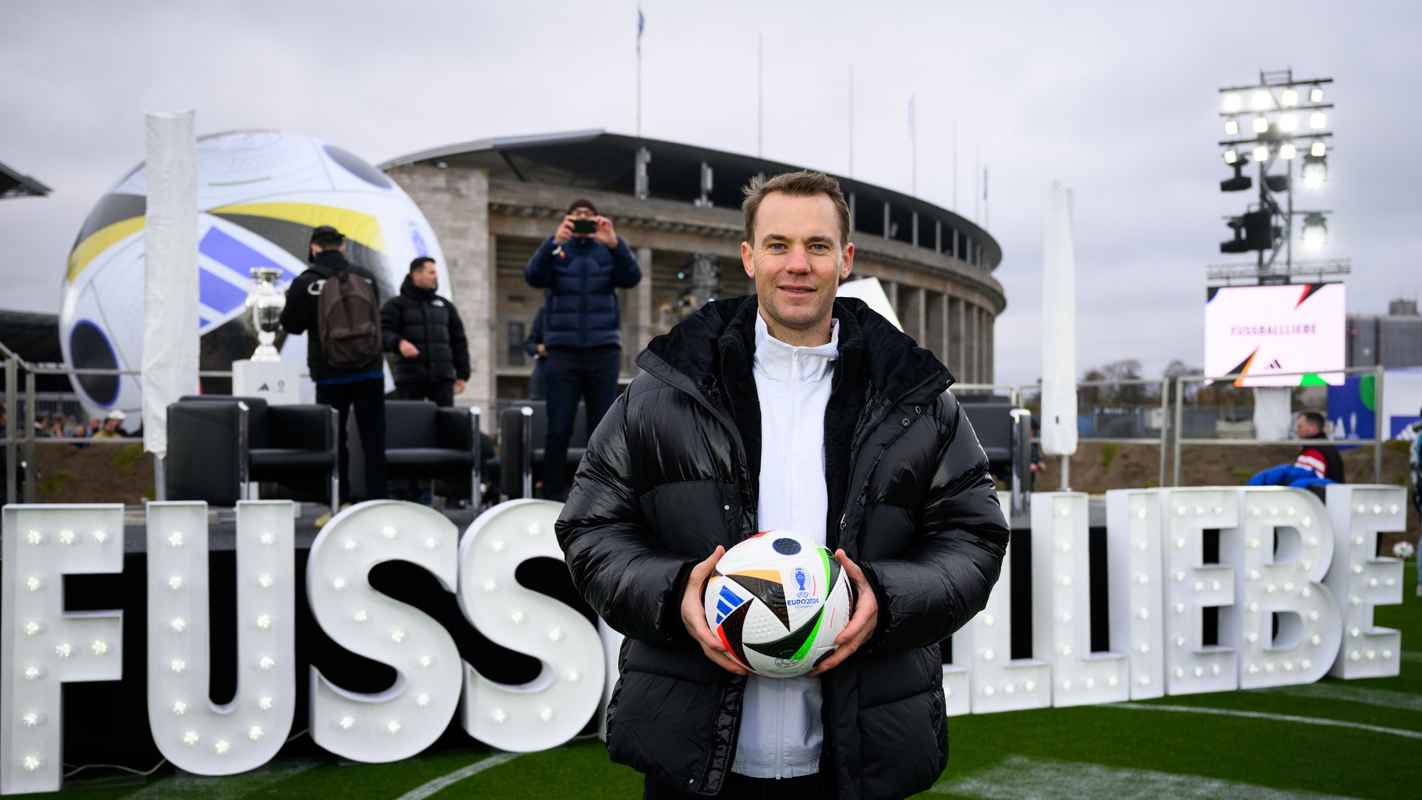 Manuel Neuer und die "Fußballliebe": Bei der EM im Tor?