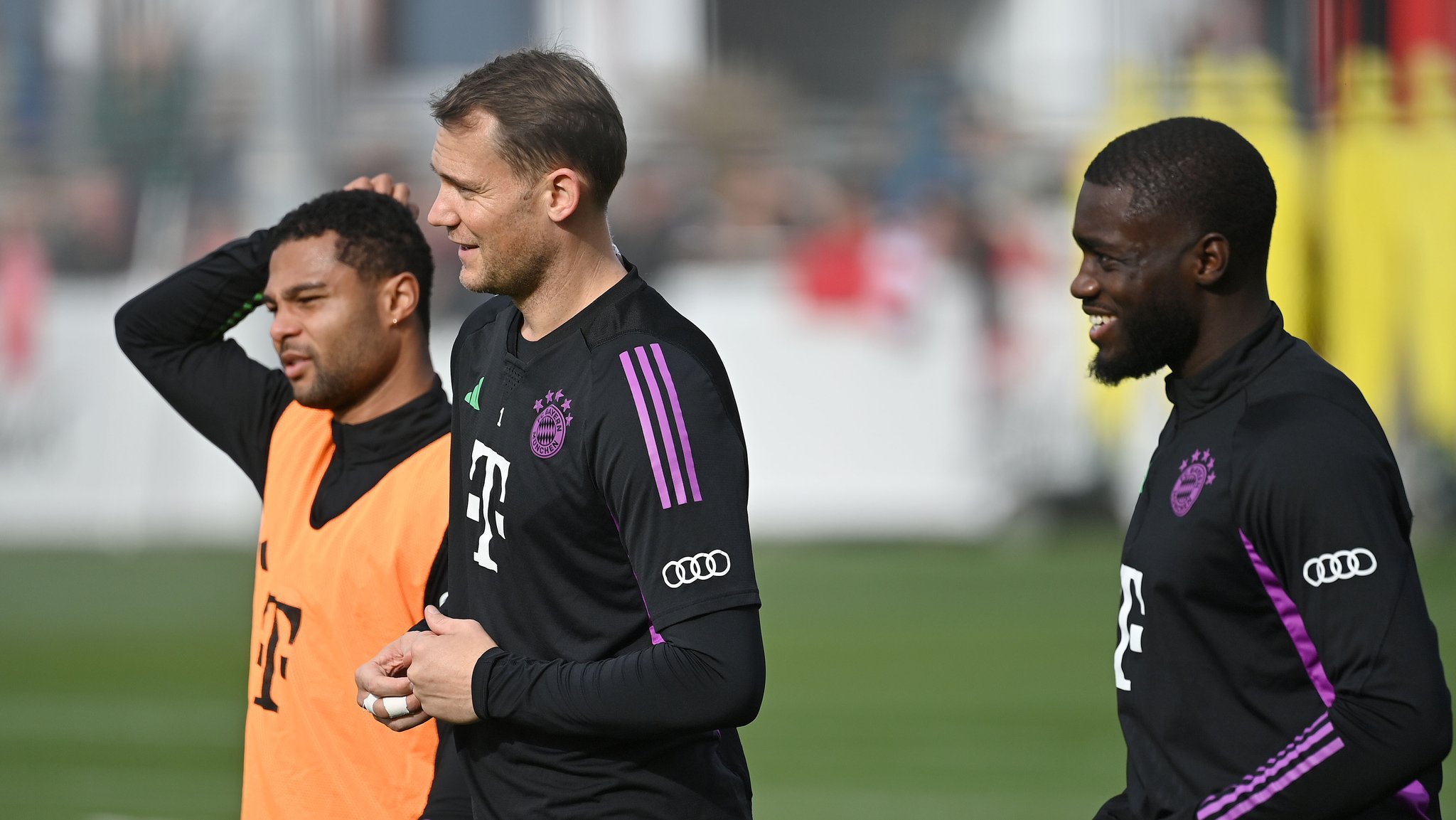 Manuel Neuer, Serge Gnabry und Dayot Upamecano im Training
