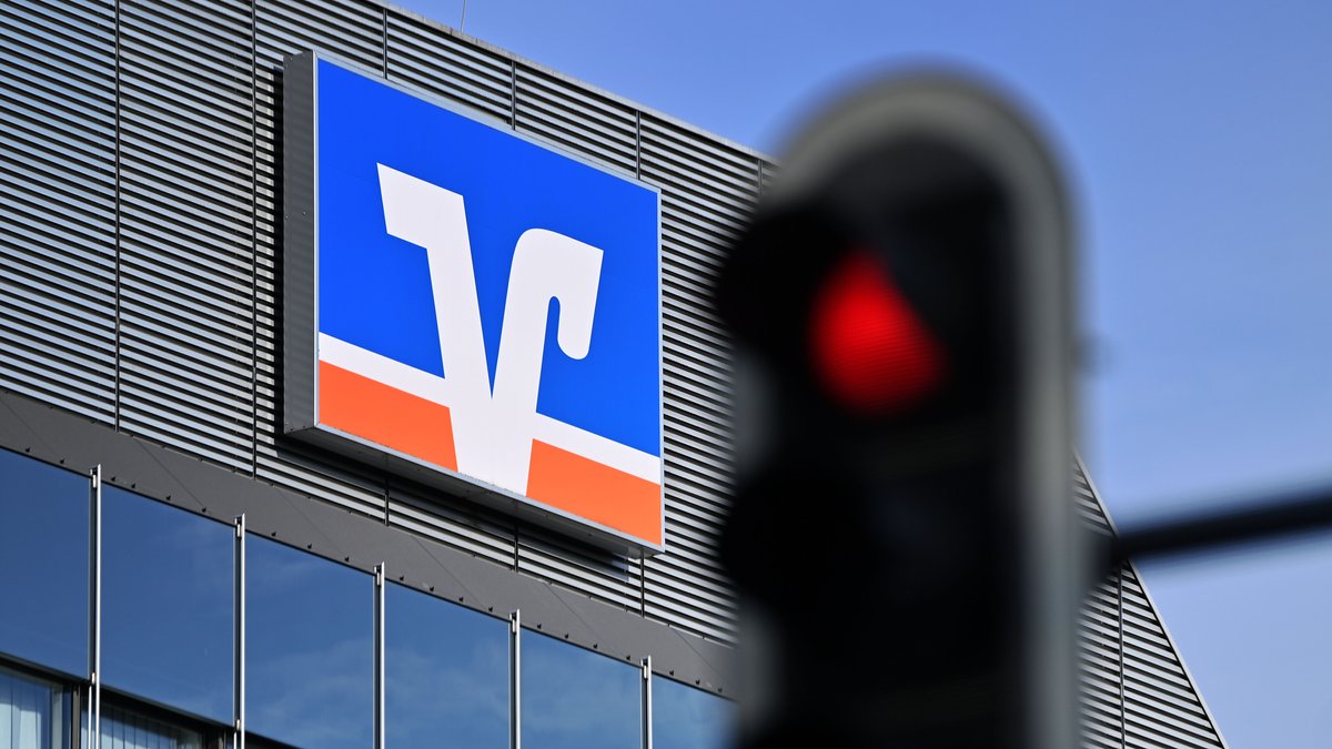 Machtgerangel bei Genossenschaftsbanken: Wer rettet hier wen?