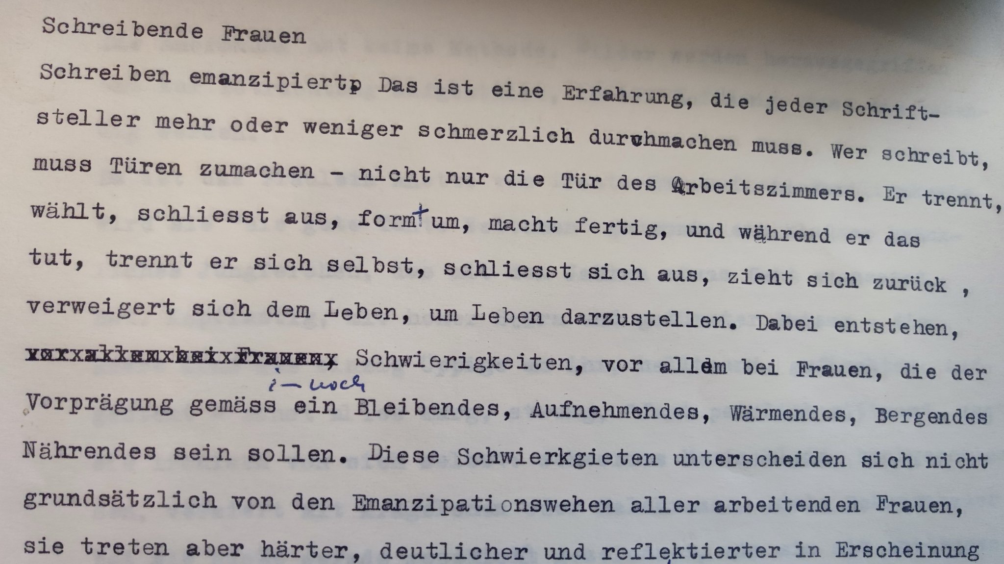 "Schreibende Frauen", Titel eines Typoskripts der Schriftstellerin Ruth Rehmann. Die Beschäftigung mit ihrem Werk kann zu einer differenzierteren Beschäftigung mit der Geschichte der bundesdeutschenliteratur nach 1945 führen.