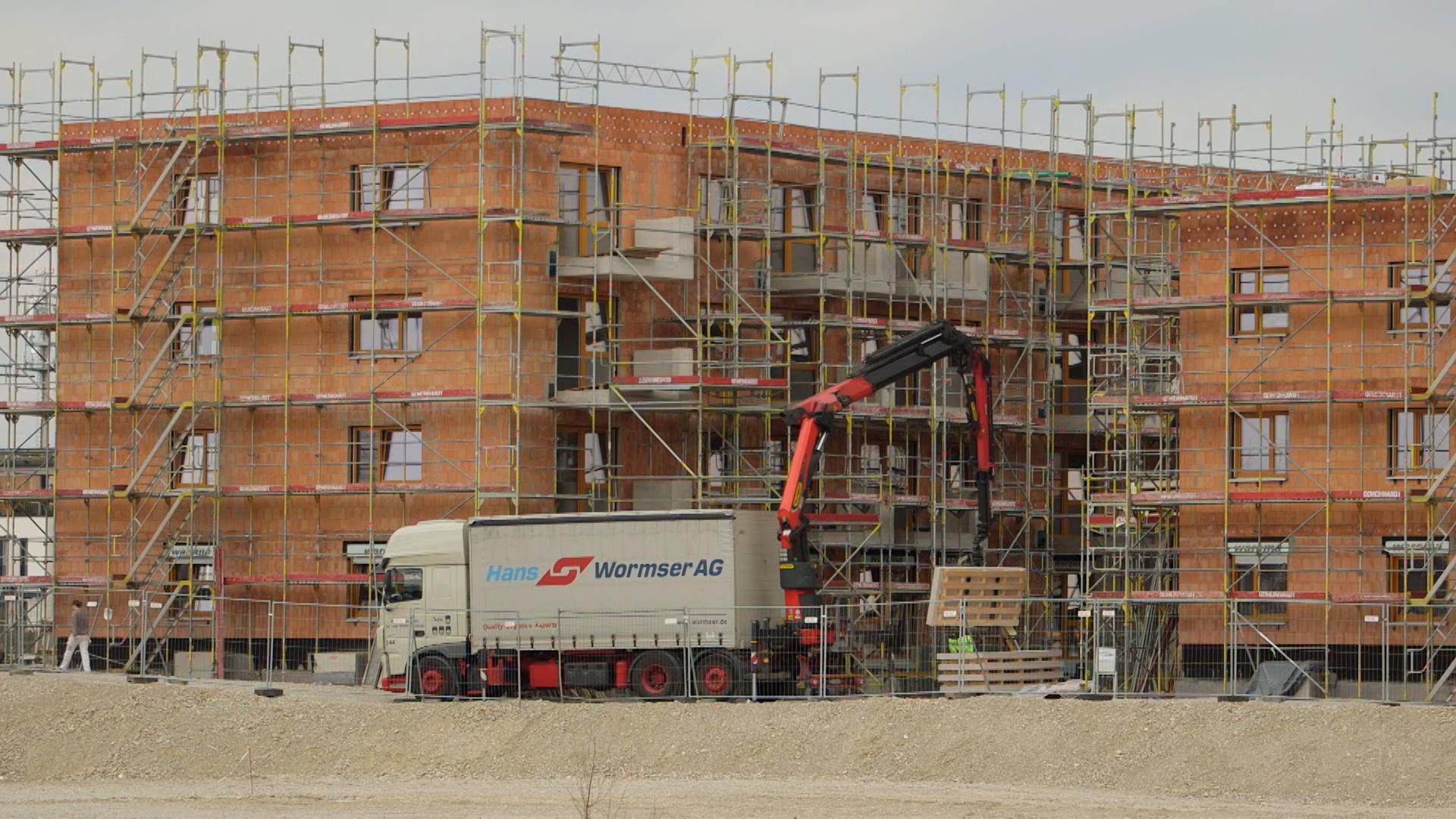 Plötzlich ist der Fördertopf in Bayern leer. Und das heißt: Baustopp!