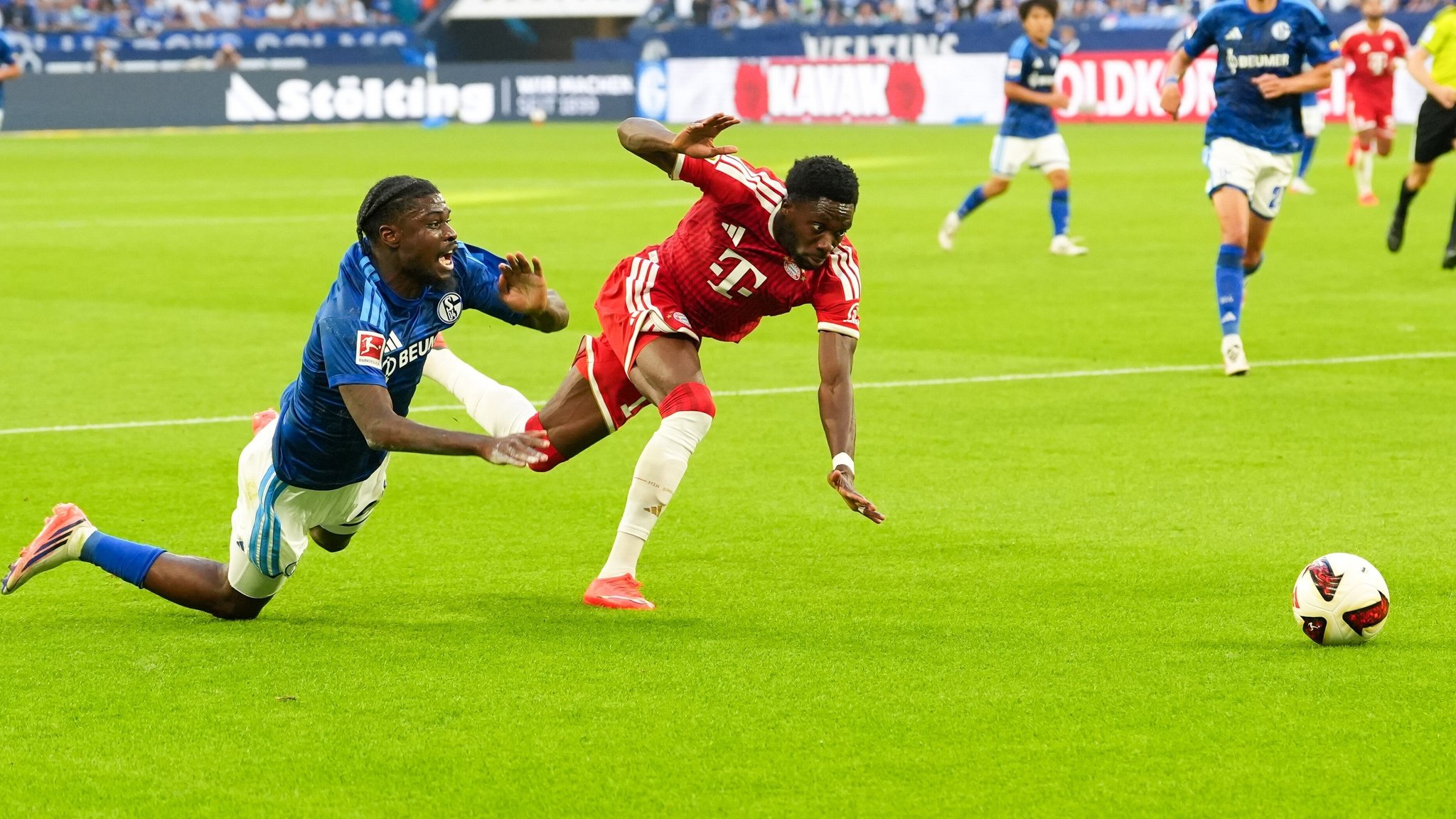 Spielszene Schalke 04 - FC Bayern München