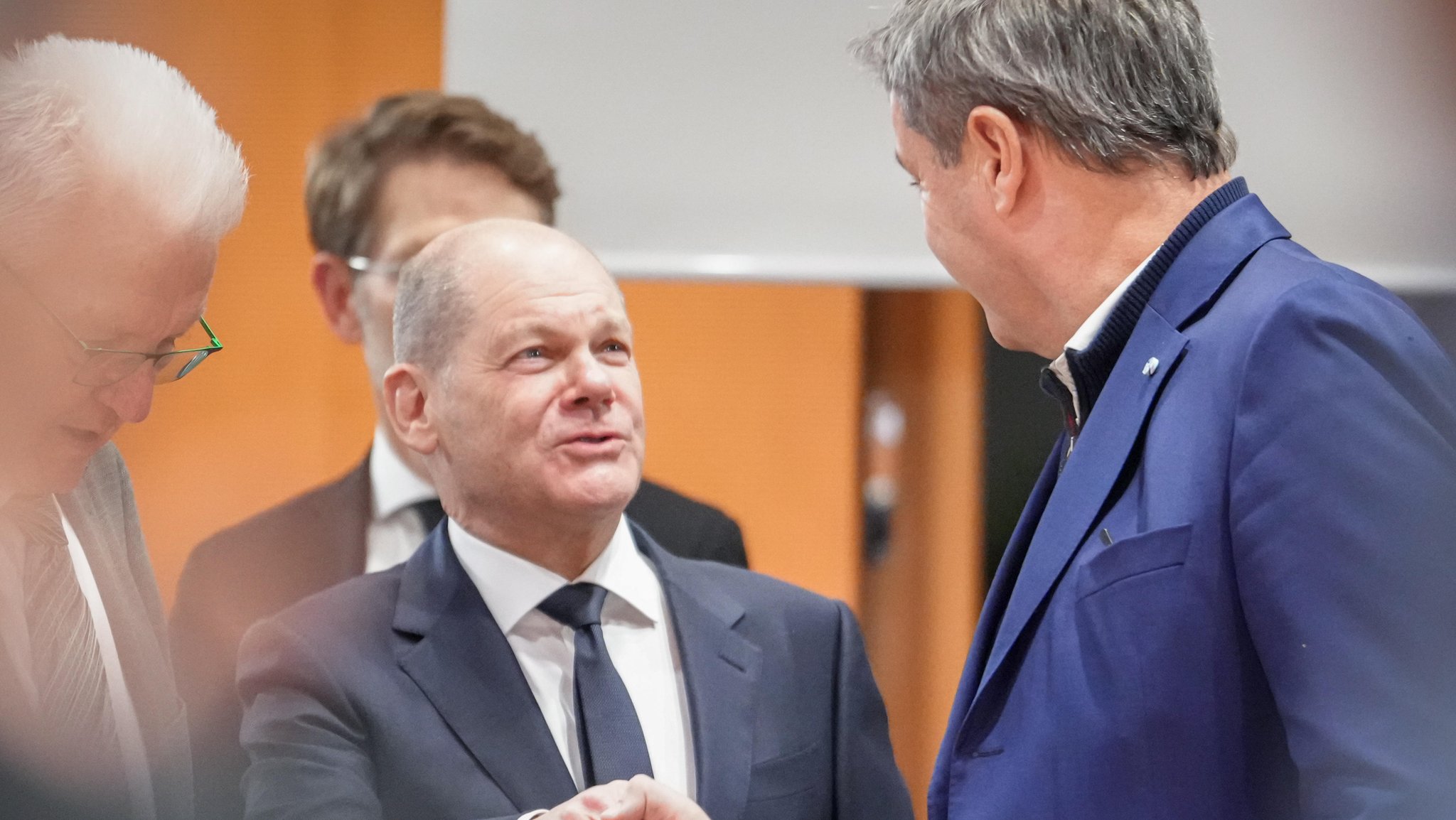 Ministerpräsident Söder mit Kanzler Scholz beim Migrationsgipfel im November 2023. 