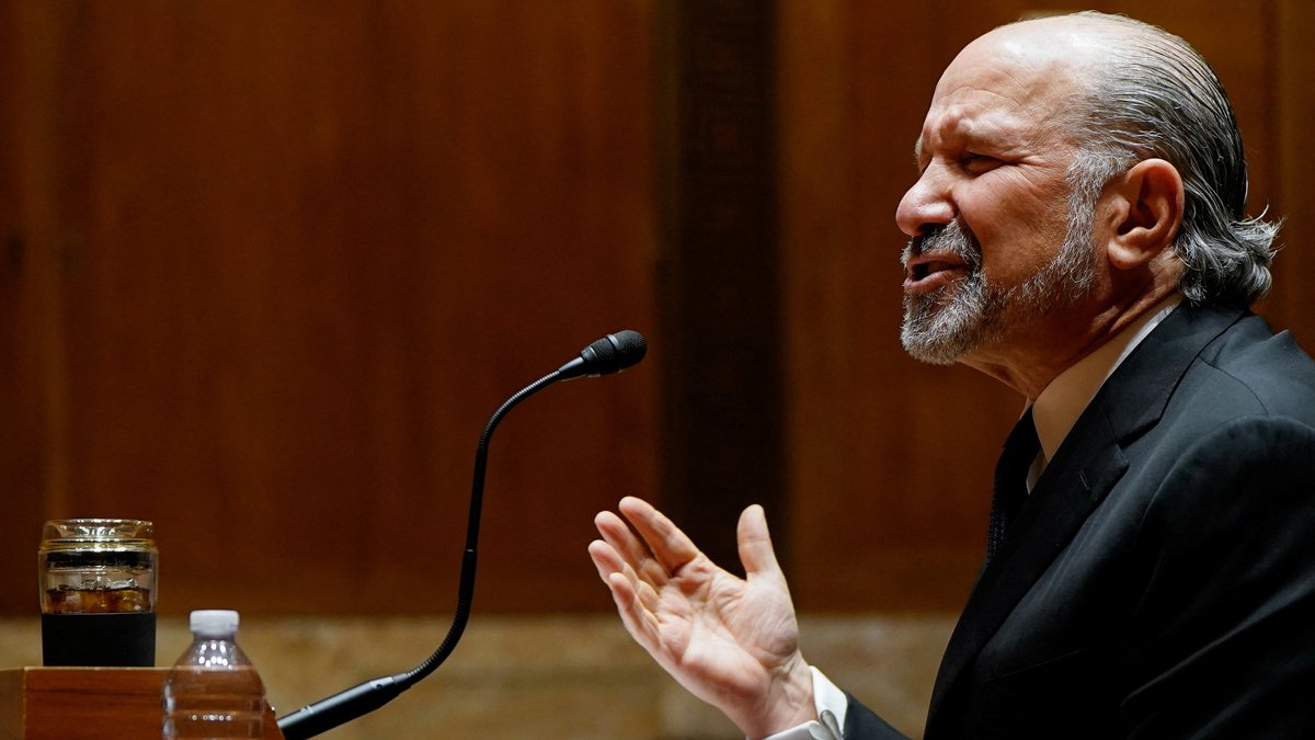 "Familienurlaub" auf Epstein-Insel: Trump-Minister unter Druck