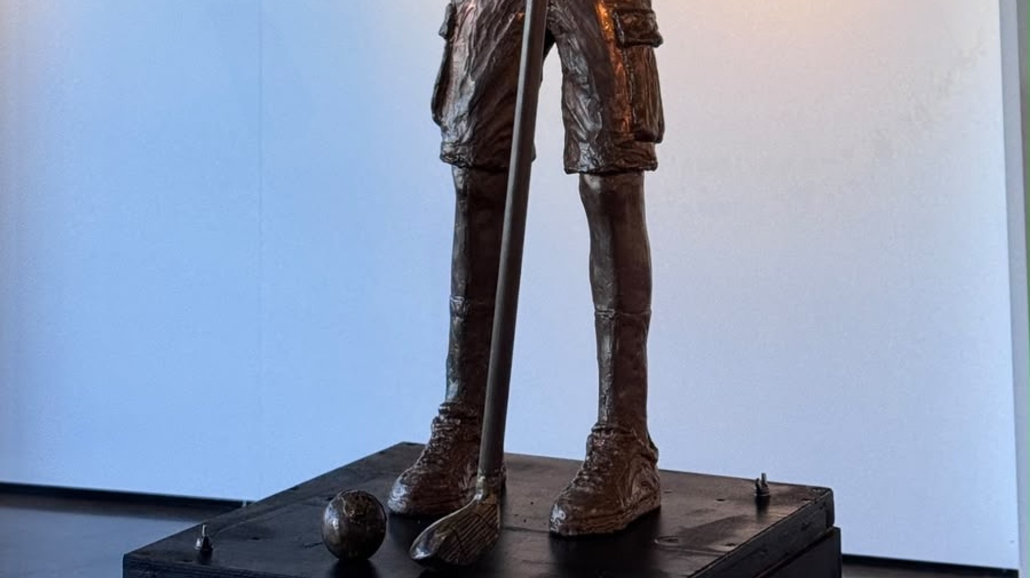 "Orange Plague": Detail der Statue des dänischen Künstlers Jens Galschiöt 