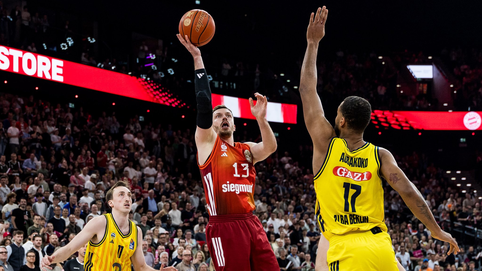 Andreas Obst gegen Alba Berlin