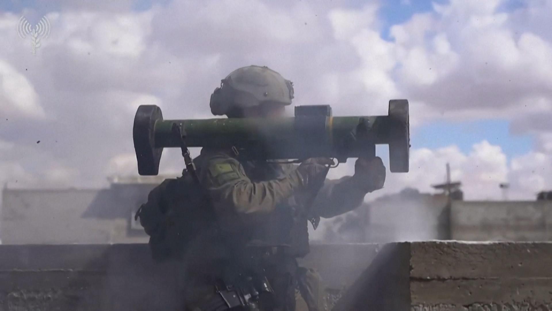 Soldat mit Panzerfaust