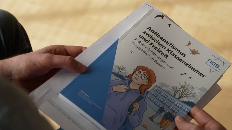 Antisemitische Äußerungen im Klassenzimmer sind traurige und tägliche Realität an den Schulen. | Bild: BR Antisemitische Äußerungen im Klassenzimmer sind traurige und tägliche Realität an den Schulen.