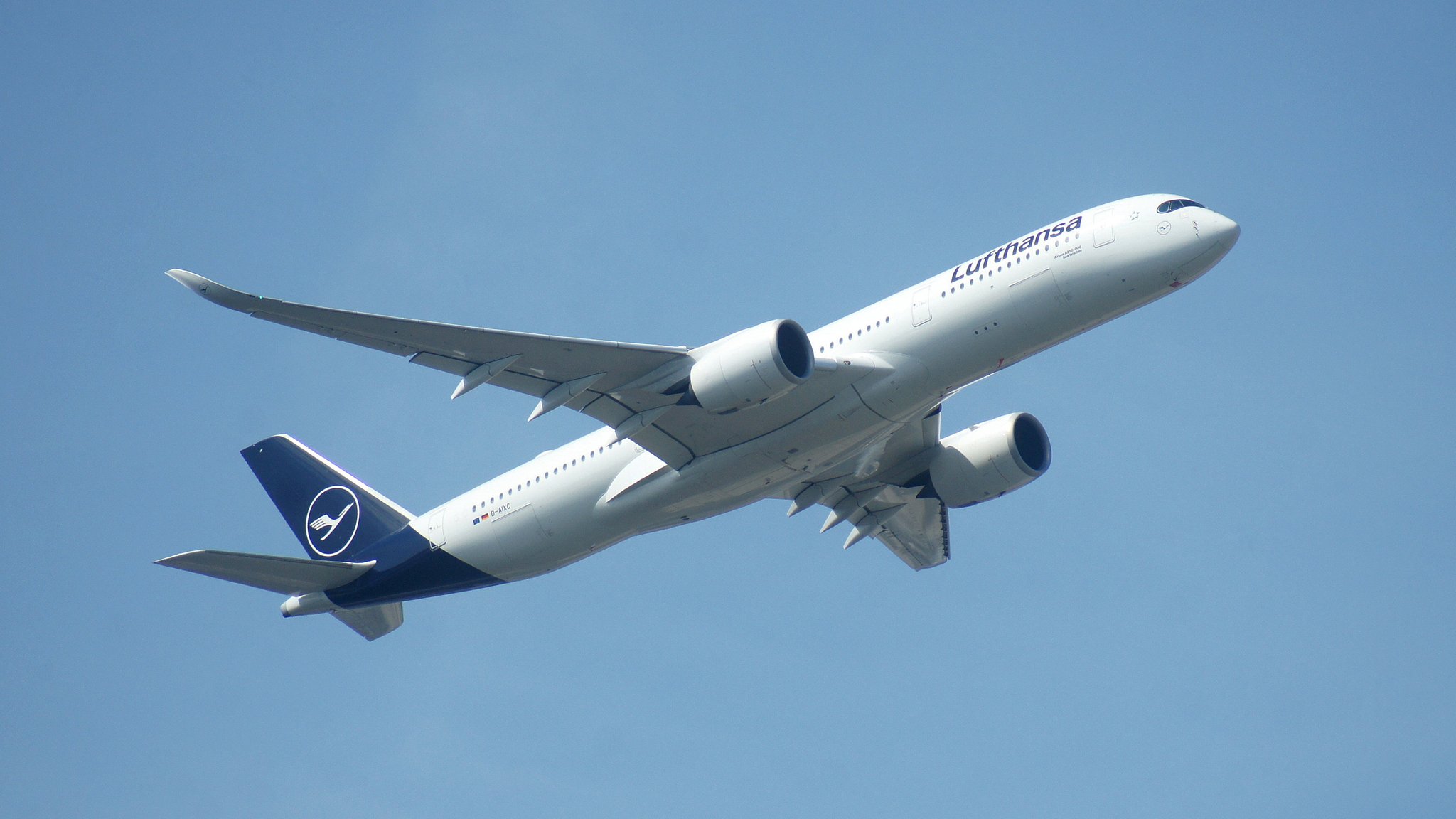 Ein Airbus A350-900 der deutschen Fluggesellschaft Lufthansa