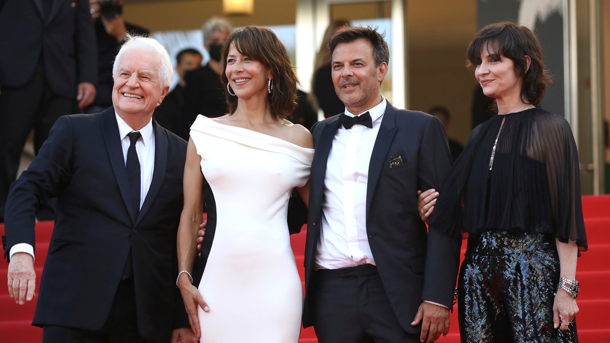 Das Team von "Tout c'est bien passé" inkl. Sophie Marceau und Regisseur François Ozon in Cannes