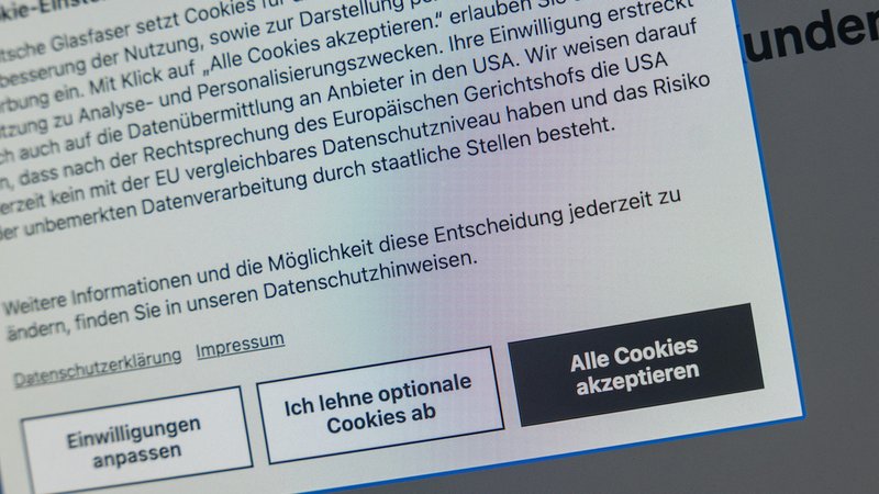 (Symbolbild) Cookie-Banner auf einer Website. Der Hinweis informiert über die Verwendung von Cookies, Datenübermittlung und Datenschutz. | Bild: picture alliance / W2Art / Thorsten Wagner | Thorsten Wagner (Symbolbild) Cookie-Banner auf einer Website. Der Hinweis informiert über die Verwendung von Cookies, Datenübermittlung und Datenschutz.
