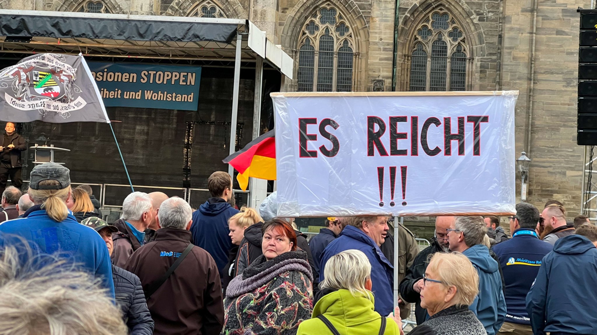 Am Tag der Deutschen Einheit sind Tausende Menschen auf die Straße gegangen. 