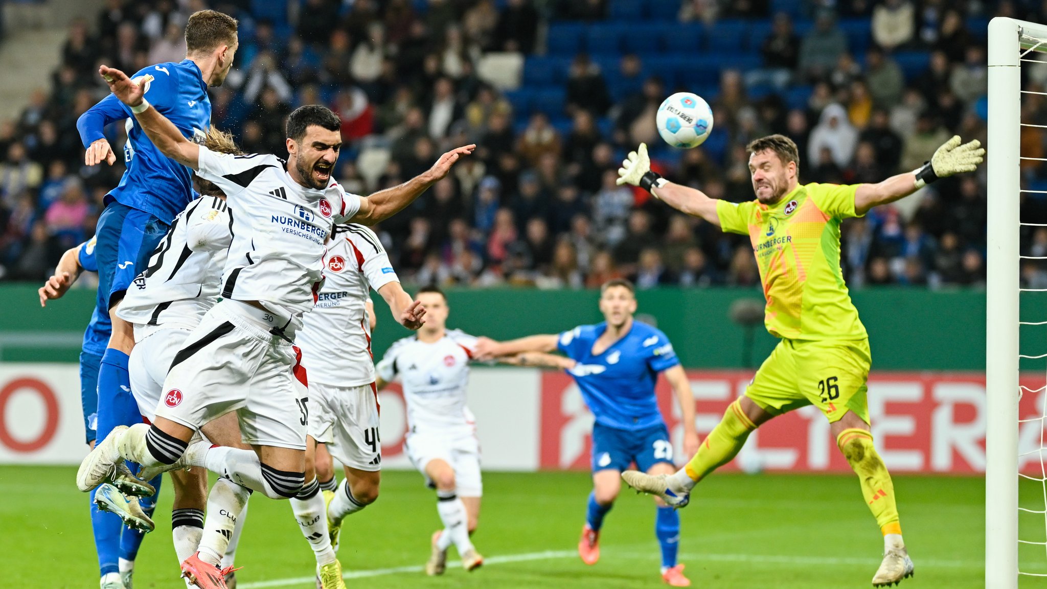 Chaves trifft zum 2:1 gegen Nürnberg