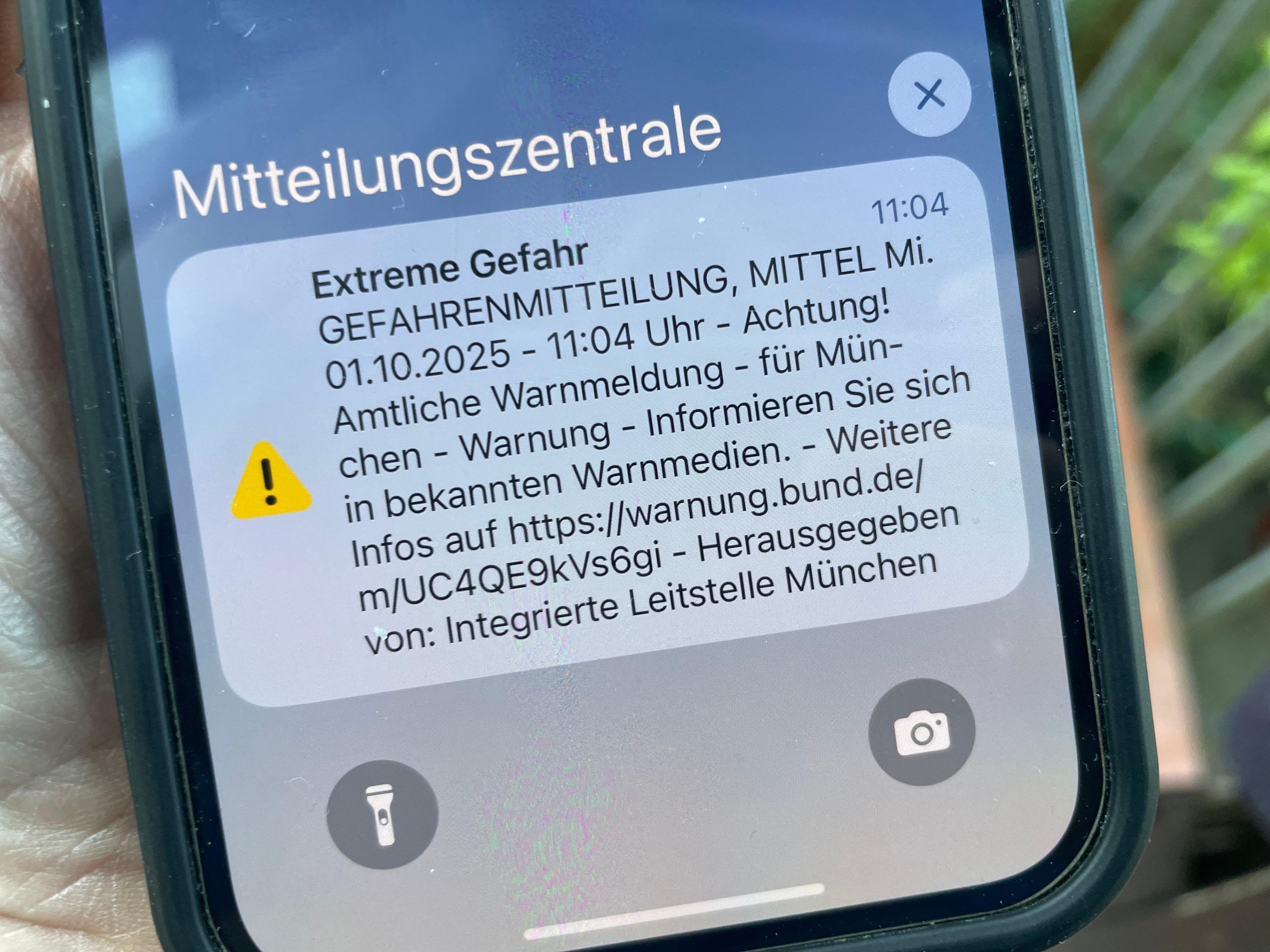 Die Gefahrenmitteilung auf einem Smartphone