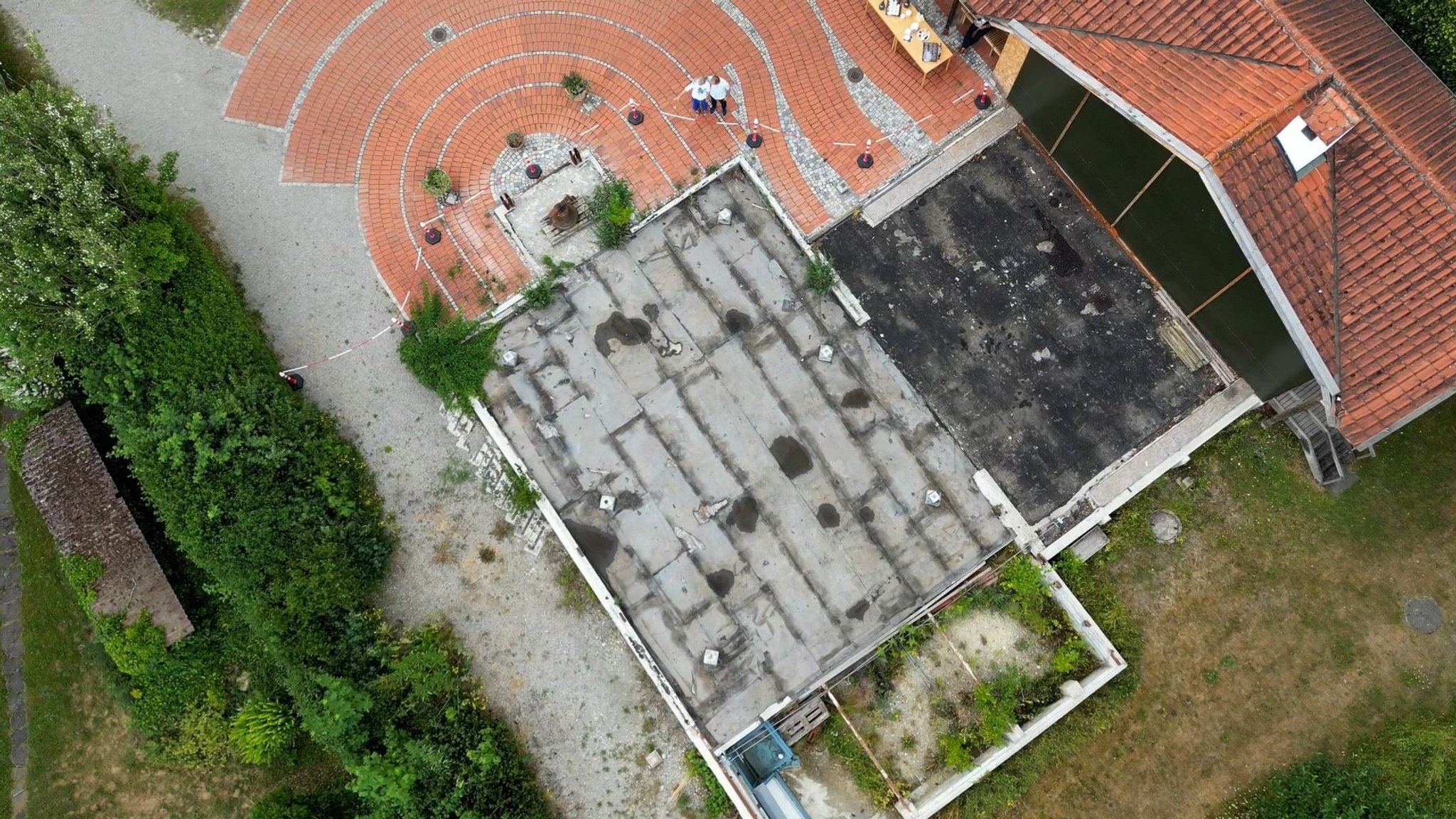 Im August 2021 ist in der evangelischen Christuskirche in Utting ein Feuer ausgebrochen. Die Holzkirche hatte keine Chance.