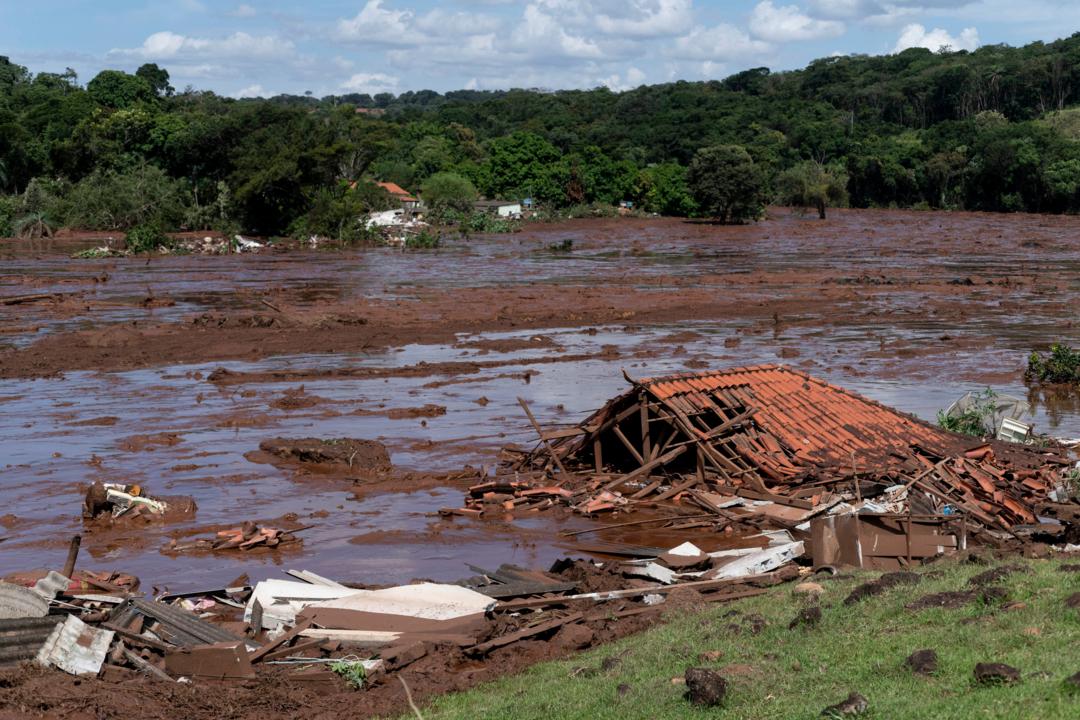 Ein Haus liegt in Trümmern, nachdem ein Staudamm bei Brumadinho gebrochen ist. | Bild:dpa-Bildfunk/Leo Drumond