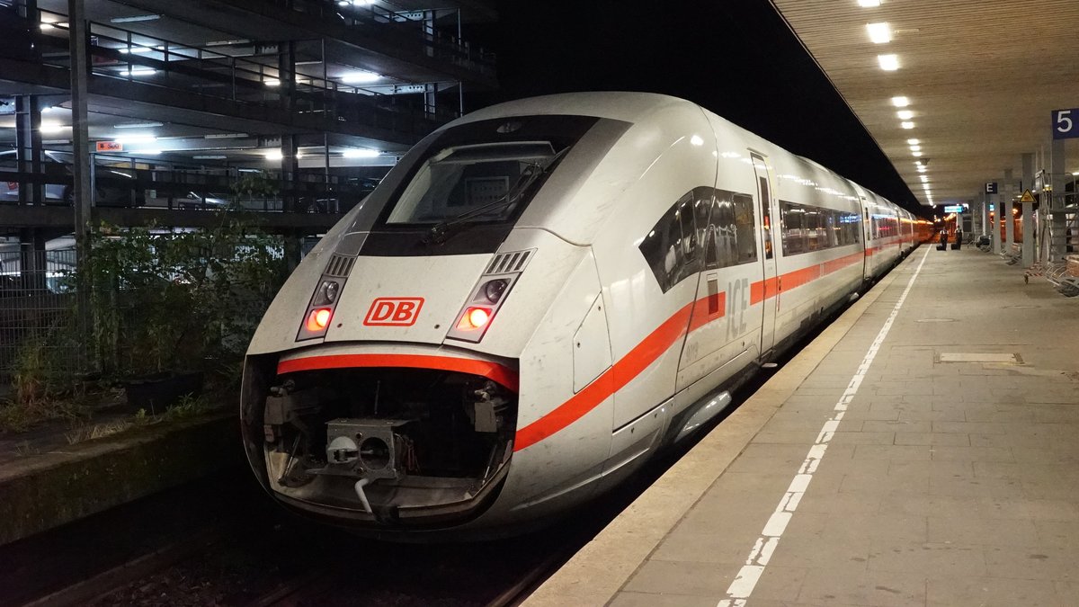 Die Lokführergewerkschaft GDL hat zu Streiks bei der Deutschen Bahn aufgerufen. Seit heute ist auch der Personenverkehr massiv betroffen.
