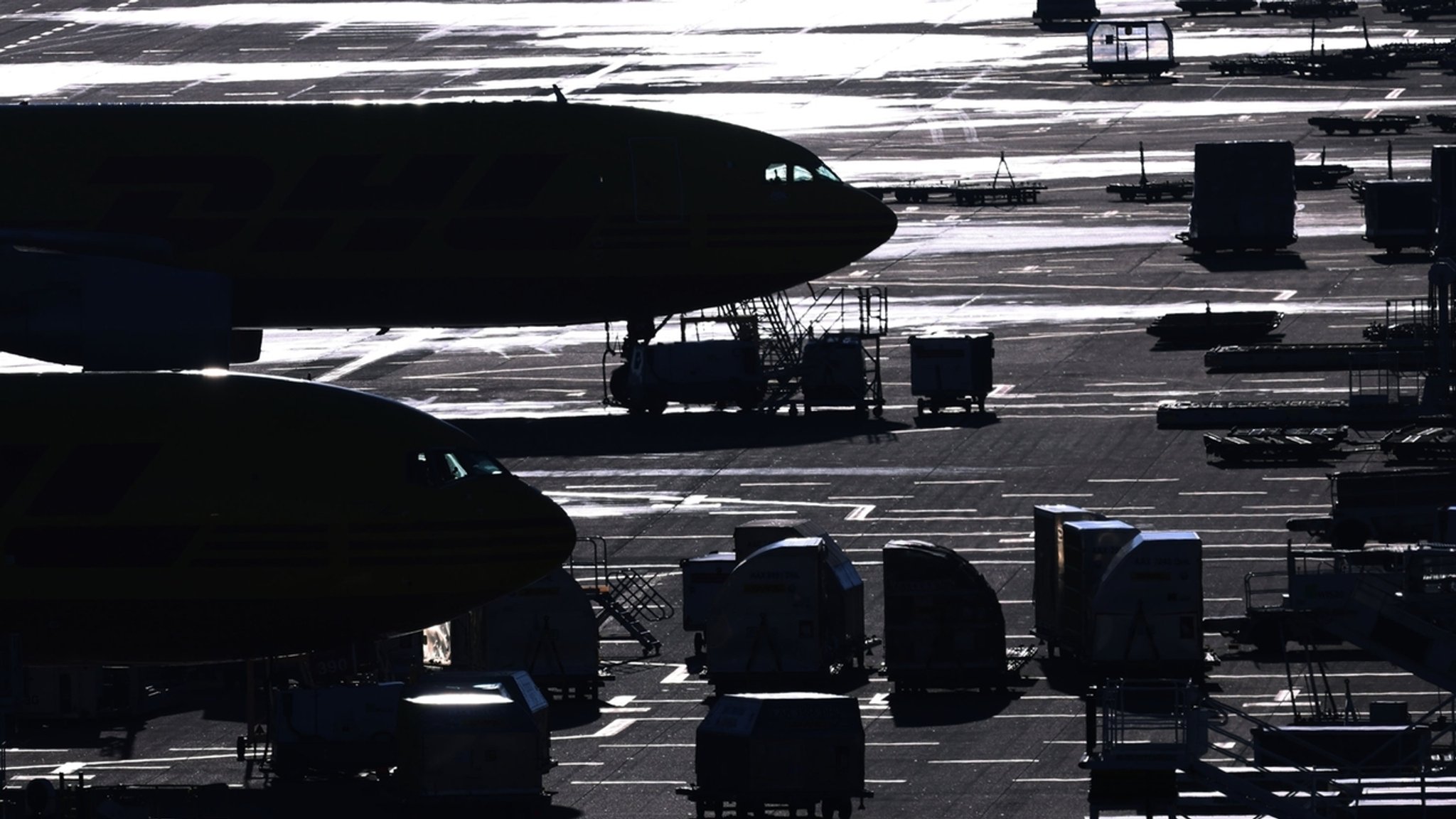 Flughafen Köln/Bonn: Mann fährt mehrere Menschen an