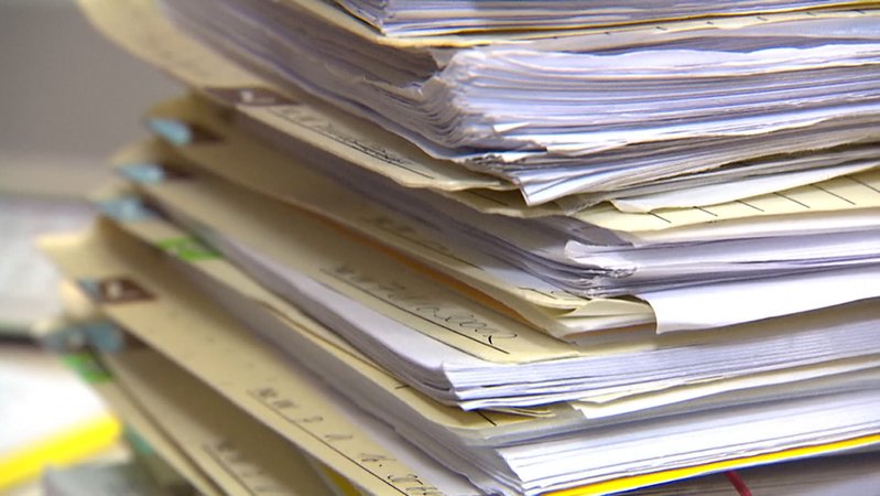 Bürokratieabbau - Modellregionen gesucht | Bild: Bayerischer Rundfunk 2026 Bürokratieabbau - Modellregionen gesucht