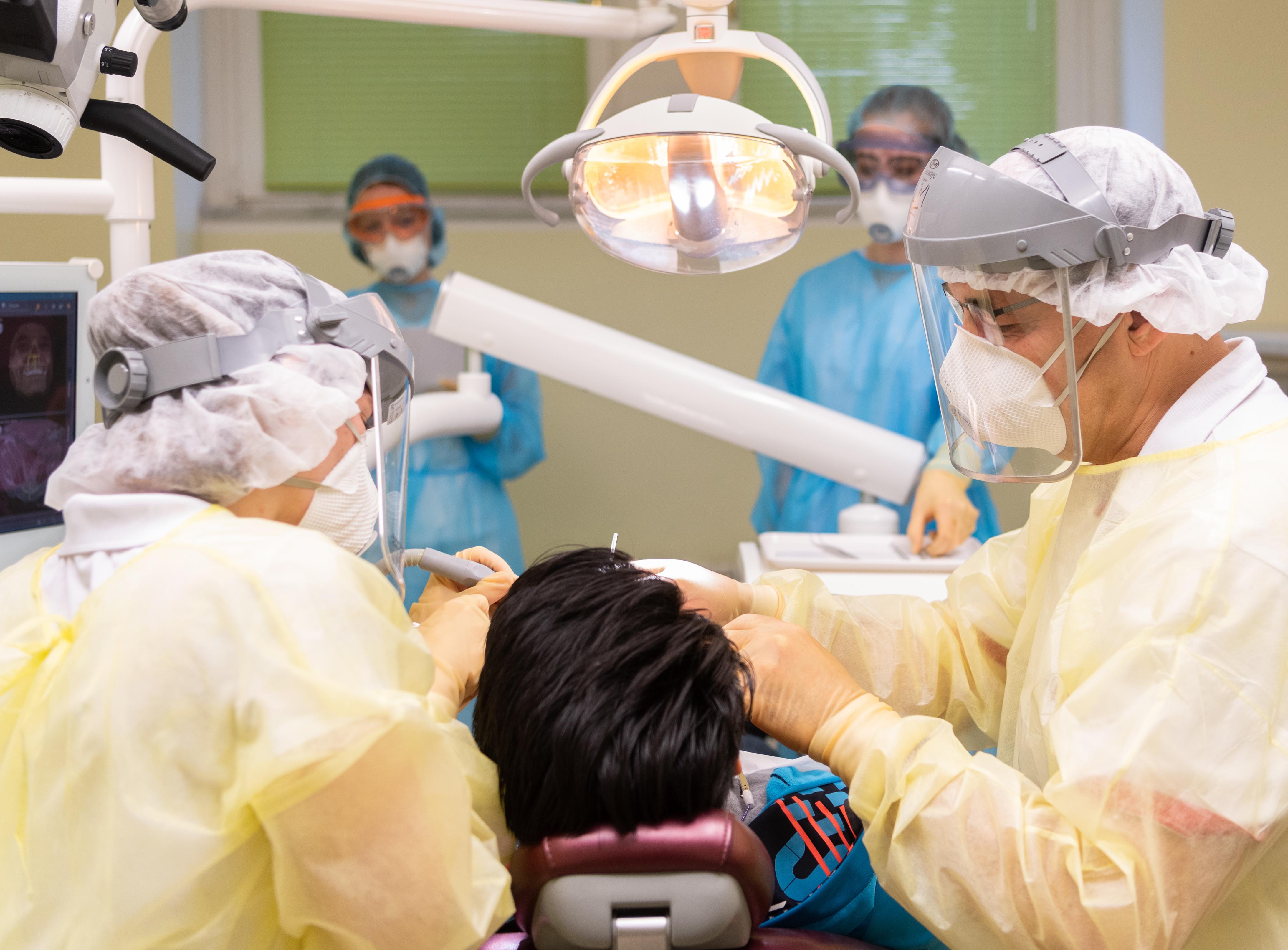 Zahnarztpraxis Quarantäne  : Ulrike Tscharnke Riehler Gürtel 11 50735 Köln.