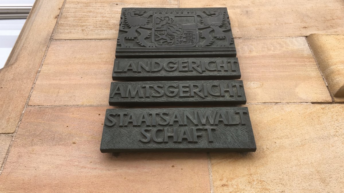 Tafel am Landgericht Regensburg