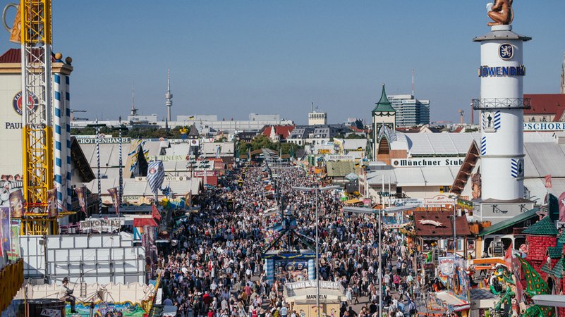 Die Wiesn von oben | Bild: BR/Julia Knoblauch Die Wiesn von oben