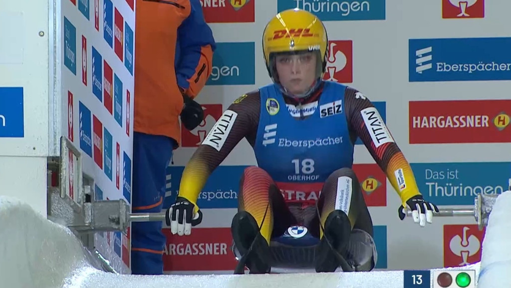 Letzte Konzentration auf dem Weg zum WM-Titel: Anna Berreiter in Oberhof | Bild: Bayerischer Rundfunk 2023 Letzte Konzentration auf dem Weg zum WM-Titel: Anna Berreiter in Oberhof