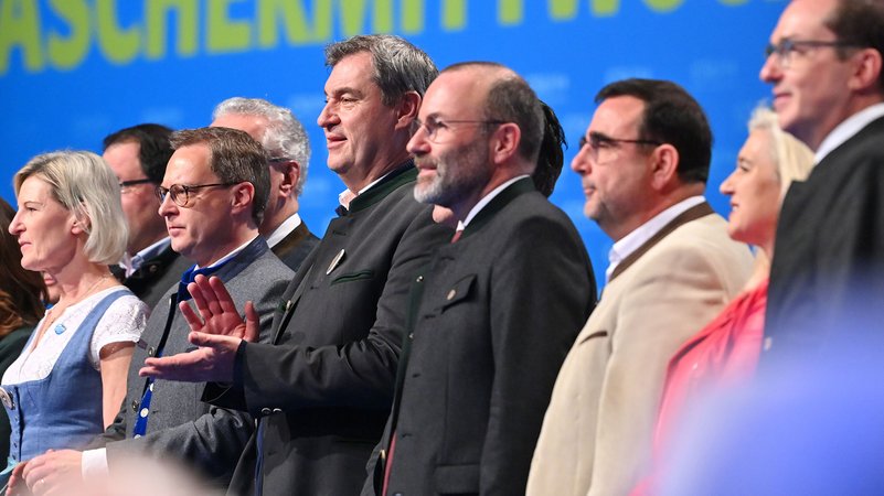 Archivbild: CSU-Chef Söder, Parteivize Weber, Fraktionschef Holetschek und Landesgruppenchef Dobrindt | Bild: picture alliance / SVEN SIMON | Frank Hoermann / SVEN SIMON Archivbild: CSU-Chef Söder, Parteivize Weber, Fraktionschef Holetschek und Landesgruppenchef Dobrindt