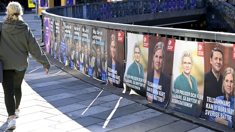 Wahlplakate zur Parlamentswahl in Schweden.