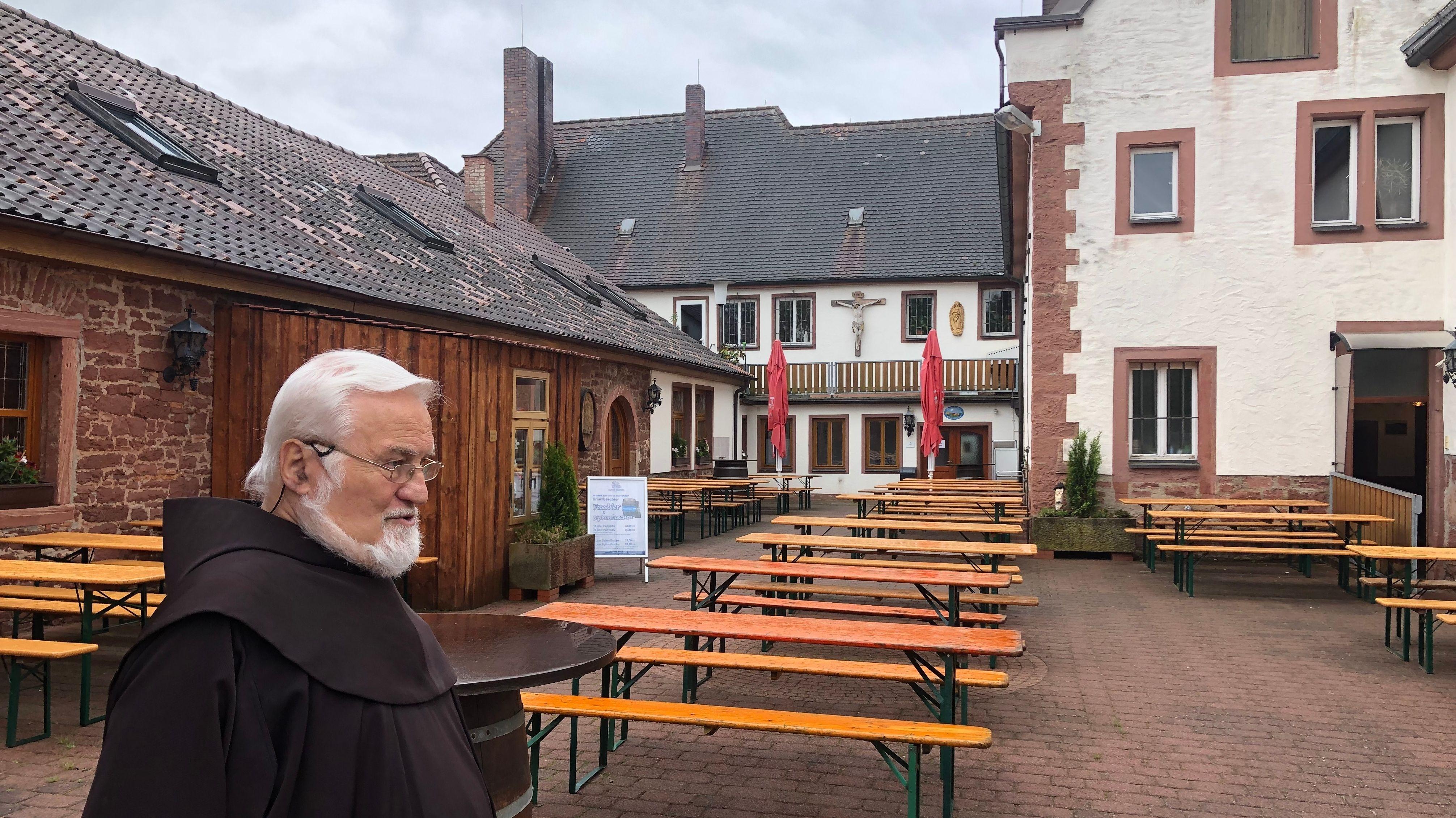 Last man standing: Franziskaner Richard Heßdörfer bleibt noch bis 31. Oktober in Kloster Engelberg, dann sollen indische Ordensmänner übernehmen.