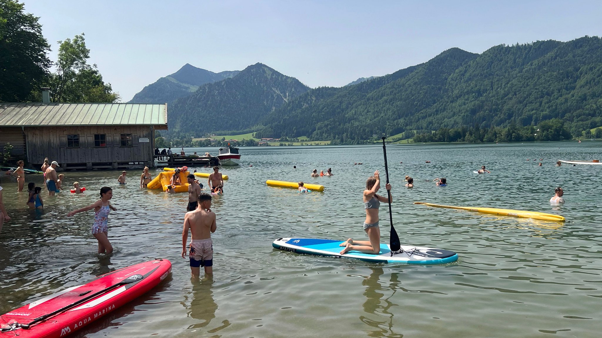 Schon im Juni herrschte im Strandbad Schliersee sommerliche Hitze