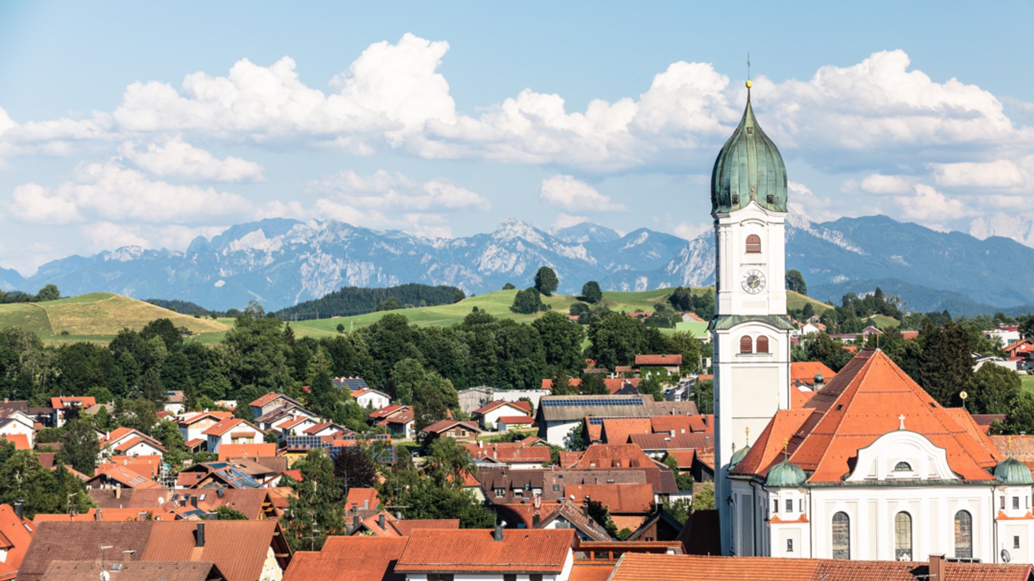 Nesselwang im Ostallgäu von oben. | Bild: stock.adobe.com/Wilfried Nesselwang im Ostallgäu von oben.