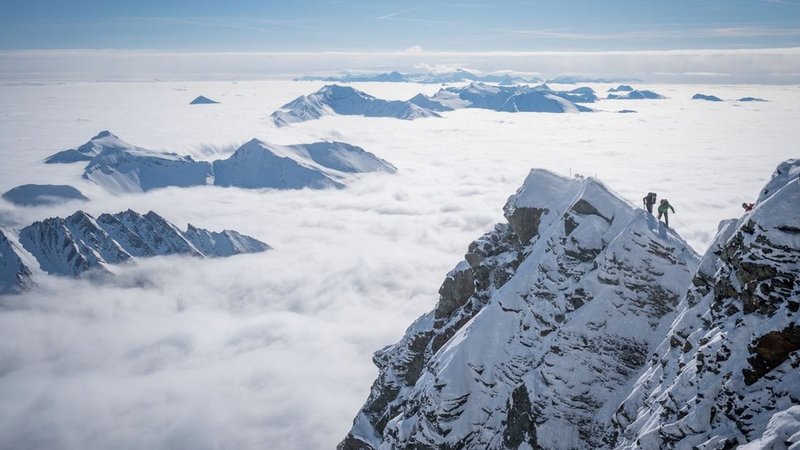 Mehrere Personen auf dem Großglockner. | Bild: stock.adobe.com/Jonas Mehrere Personen auf dem Großglockner.
