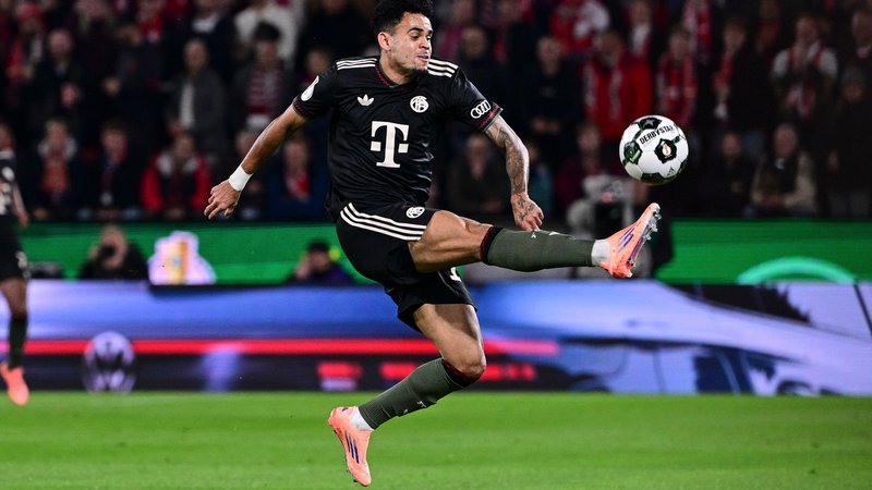 Luis Diaz - Torschütze zum 1:1-Ausgleich | Bild: picture alliance / kolbert-press | kolbert-press/Marc Niemeyer Luis Diaz - Torschütze zum 1:1-Ausgleich