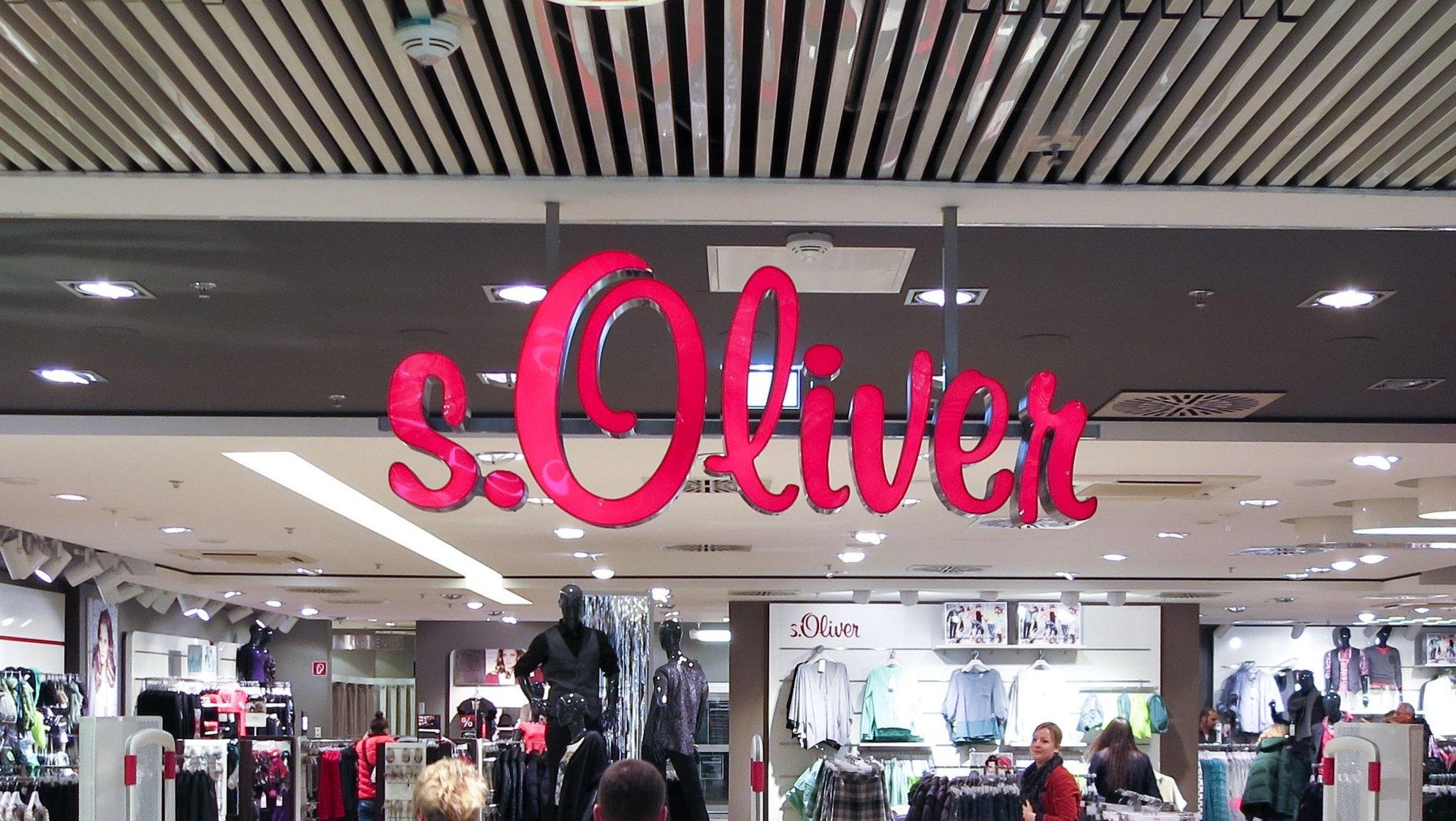 Schlag vor Weihnachten: Stellenabbau bei Modekonzern s.Oliver