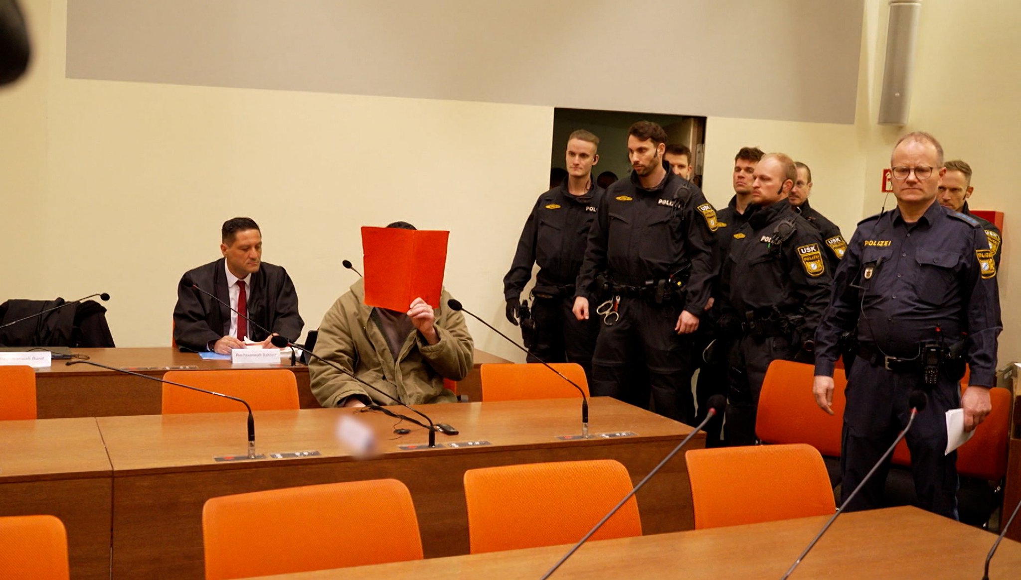 Attentat auf Verdi-Demo: Angeklagter schweigt