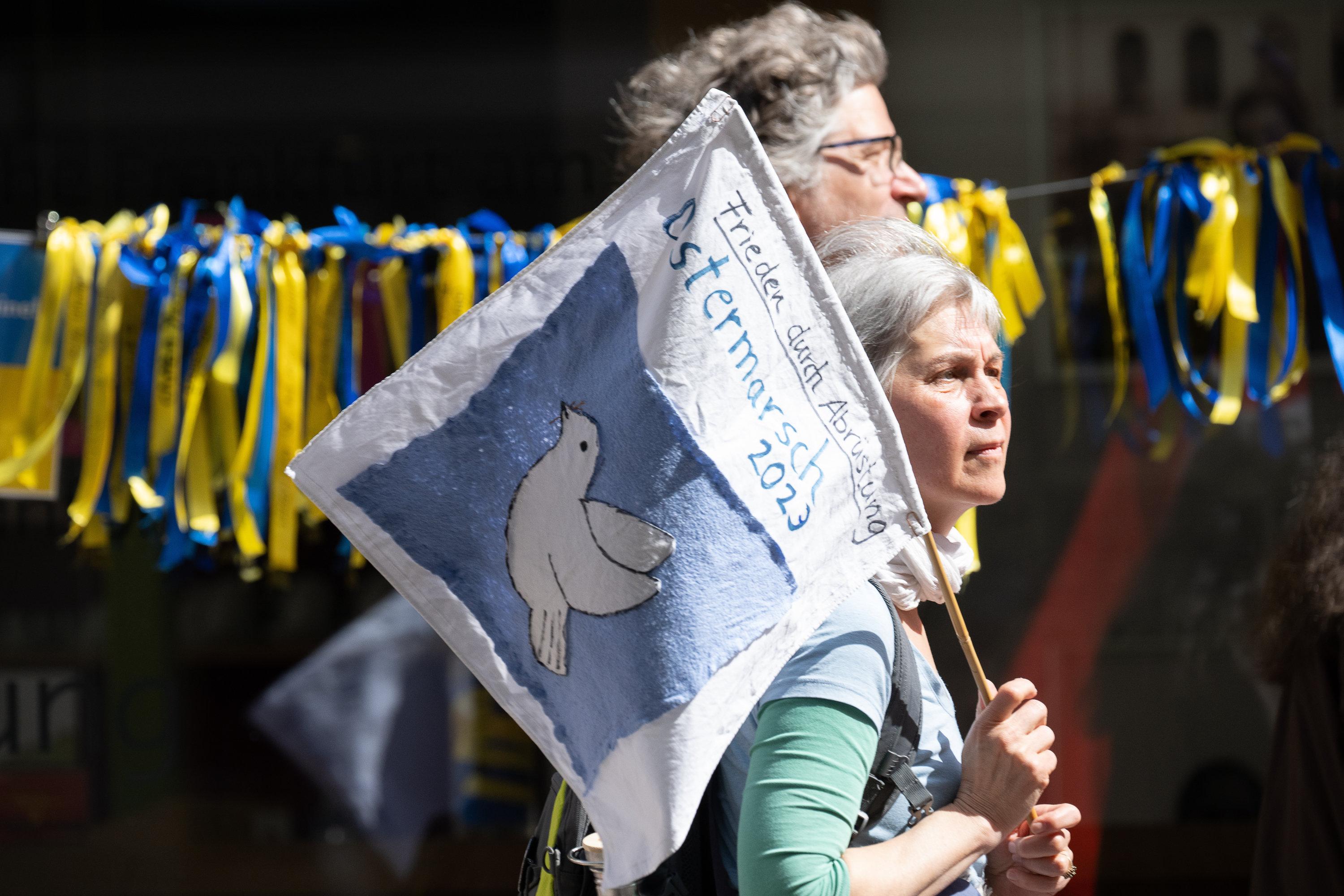 Seit den Ostermärschen im vergangenen Jahr wird darüber diskutiert, ob die Friedensbewegung von der politischen Rechten unterwandert werden.