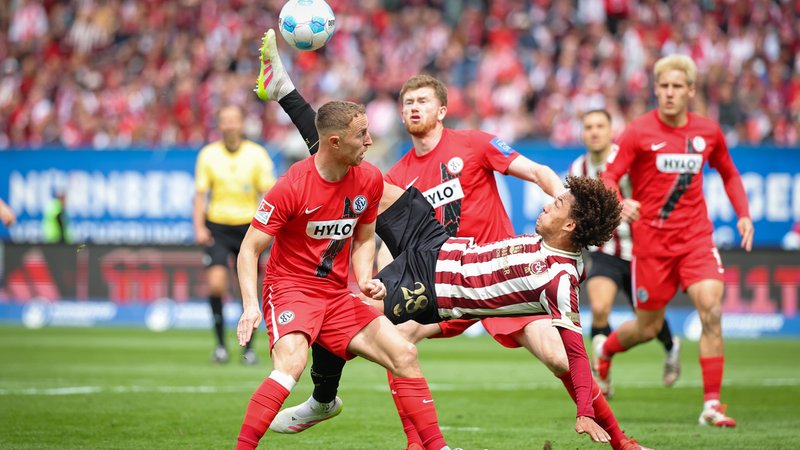 Spielszene 1. FC Nürnberg - SV Elversberg | Bild: picture-alliance/dpa Spielszene 1. FC Nürnberg - SV Elversberg