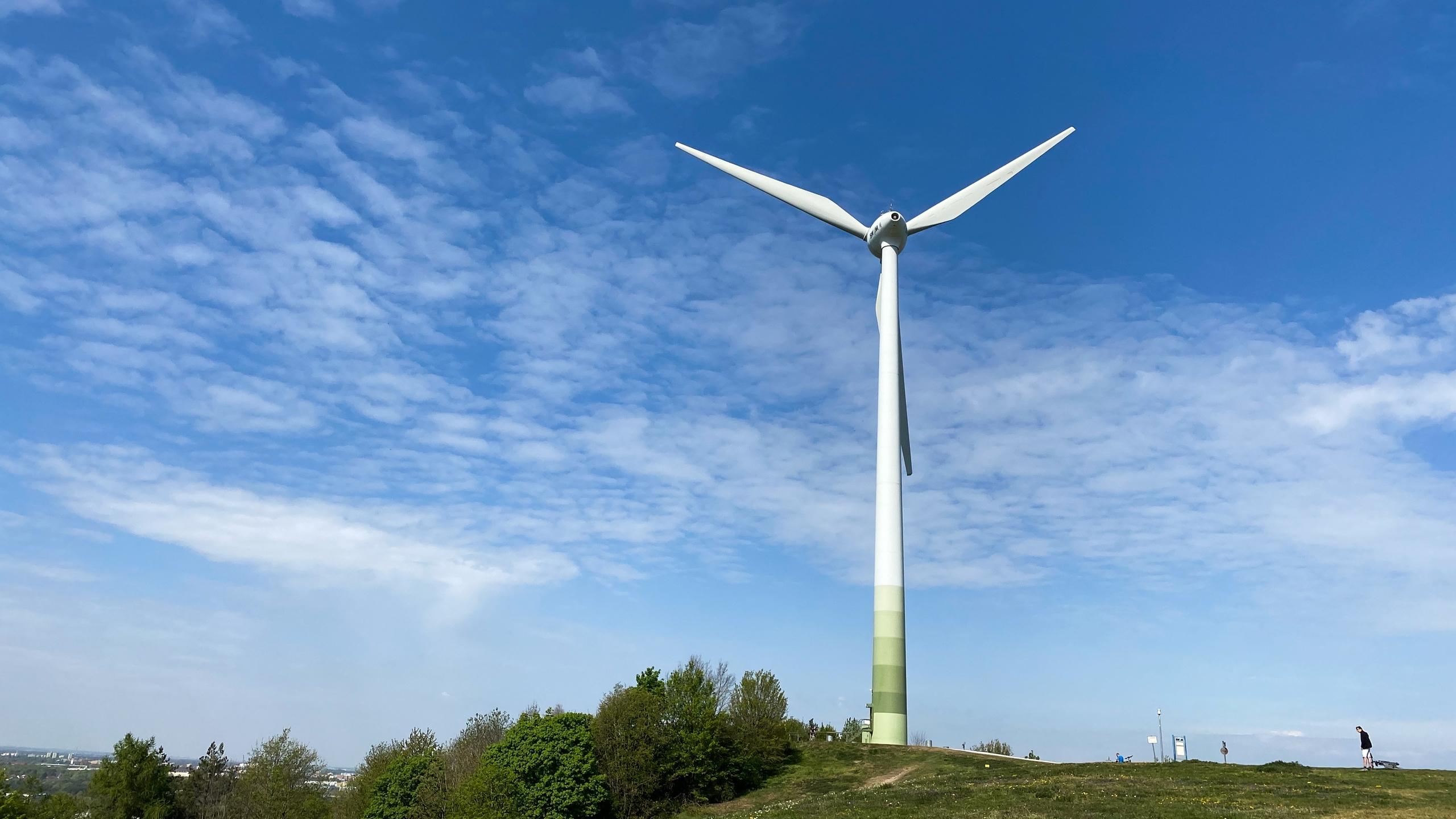 Ein Windrad in Bayern (Symbolbild)